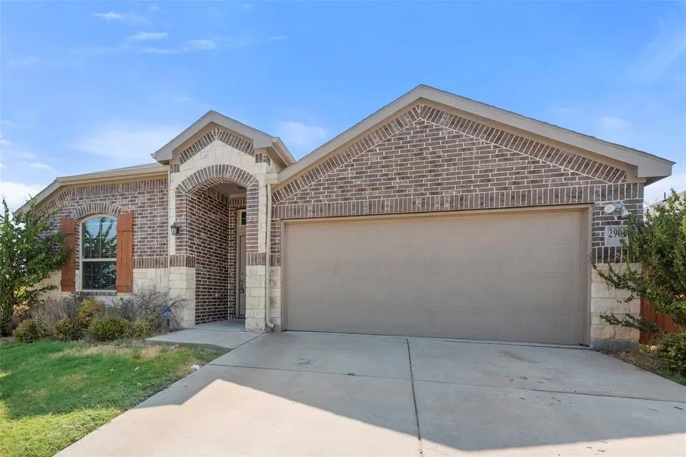 Single Family Residence For Sale in Kaufman County , 2901 Panhandle Drive, Heartland, Texas 75126, 4 Bedroom, 2 Bathroom, 2 Garage spaces, 2,009 Sqft, built in 2019, mls#21384410, Real Estate Agent in Heartland, Homes For Sale in Kaufman county, Homes For Sale in Heartland, Realtor in Heartland Texas, Real Estate Brokerage Independent Realty Texas, Luminita Cordes Realtor