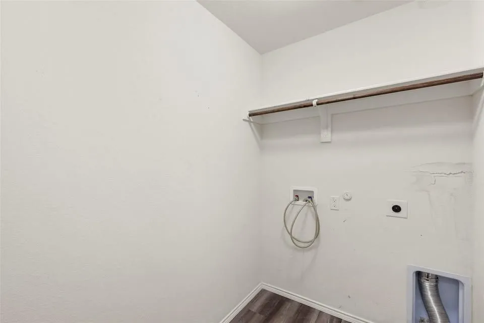 Single Family Residence For Sale in Kaufman County , 2901 Panhandle Drive, Heartland, Texas 75126, 4 Bedroom, 2 Bathroom, 2 Garage spaces, 2,009 Sqft, built in 2019, mls#21384410, Real Estate Agent in Heartland, Homes For Sale in Kaufman county, Homes For Sale in Heartland, Realtor in Heartland Texas, Real Estate Brokerage Independent Realty Texas, Luminita Cordes Realtor