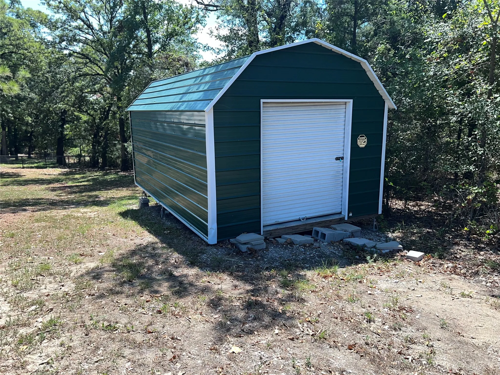Single Family Residence For Sale in Van Zandt County , 863 Vz County Road 1213, Canton, Texas 75103, 2 Bedroom, 2 Bathroom, Garage spaces, 1,215 Sqft, built in 1959, mls#21382131, Real Estate Agent in Canton, Homes For Sale in Van Zandt county, Homes For Sale in Canton, Realtor in Canton Texas, Real Estate Brokerage Independent Realty Texas, Luminita Cordes Realtor