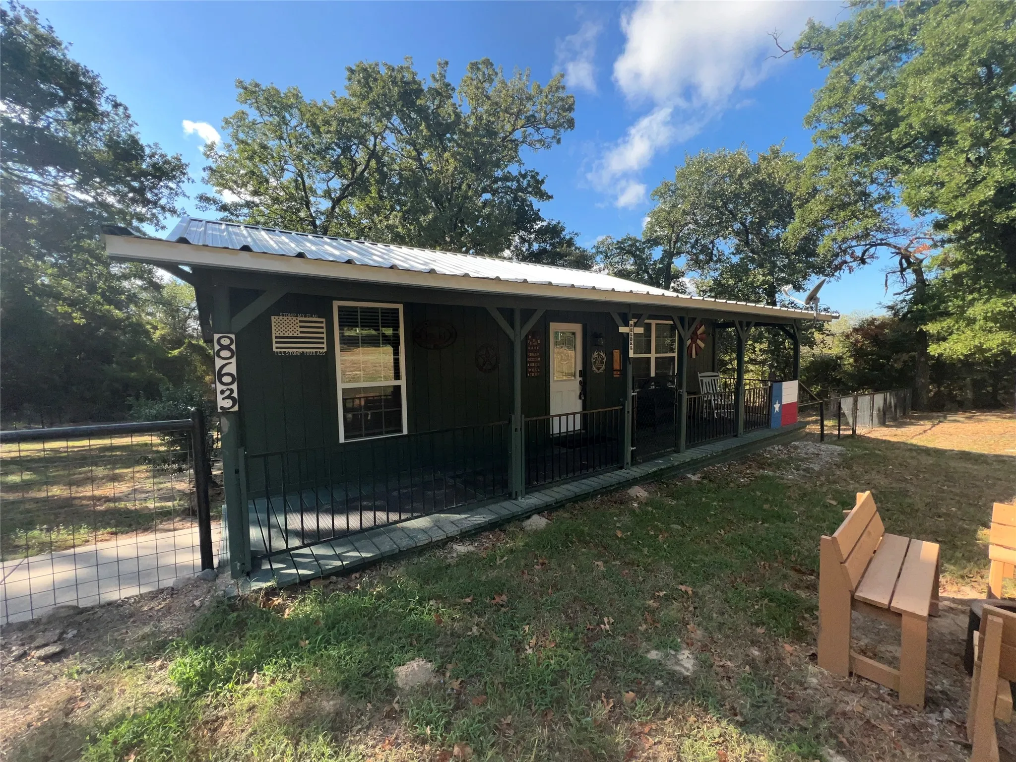 Single Family Residence For Sale in Van Zandt County , 863 Vz County Road 1213, Canton, Texas 75103, 2 Bedroom, 2 Bathroom, Garage spaces, 1,215 Sqft, built in 1959, mls#21382131, Real Estate Agent in Canton, Homes For Sale in Van Zandt county, Homes For Sale in Canton, Realtor in Canton Texas, Real Estate Brokerage Independent Realty Texas, Luminita Cordes Realtor
