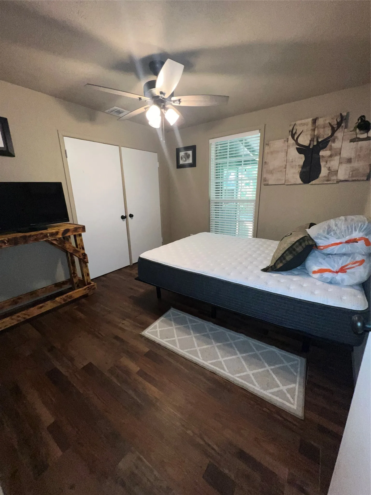 Single Family Residence For Sale in Van Zandt County , 863 Vz County Road 1213, Canton, Texas 75103, 2 Bedroom, 2 Bathroom, Garage spaces, 1,215 Sqft, built in 1959, mls#21382131, Real Estate Agent in Canton, Homes For Sale in Van Zandt county, Homes For Sale in Canton, Realtor in Canton Texas, Real Estate Brokerage Independent Realty Texas, Luminita Cordes Realtor
