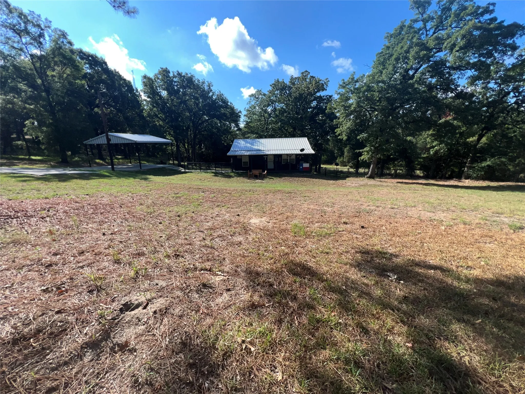 Single Family Residence For Sale in Van Zandt County , 863 Vz County Road 1213, Canton, Texas 75103, 2 Bedroom, 2 Bathroom, Garage spaces, 1,215 Sqft, built in 1959, mls#21382131, Real Estate Agent in Canton, Homes For Sale in Van Zandt county, Homes For Sale in Canton, Realtor in Canton Texas, Real Estate Brokerage Independent Realty Texas, Luminita Cordes Realtor