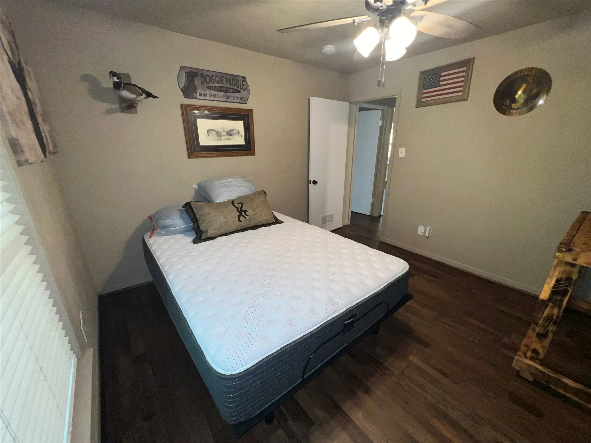 Single Family Residence For Sale in Van Zandt County , 863 Vz County Road 1213, Canton, Texas 75103, 2 Bedroom, 2 Bathroom, Garage spaces, 1,215 Sqft, built in 1959, mls#21382131, Real Estate Agent in Canton, Homes For Sale in Van Zandt county, Homes For Sale in Canton, Realtor in Canton Texas, Real Estate Brokerage Independent Realty Texas, Luminita Cordes Realtor