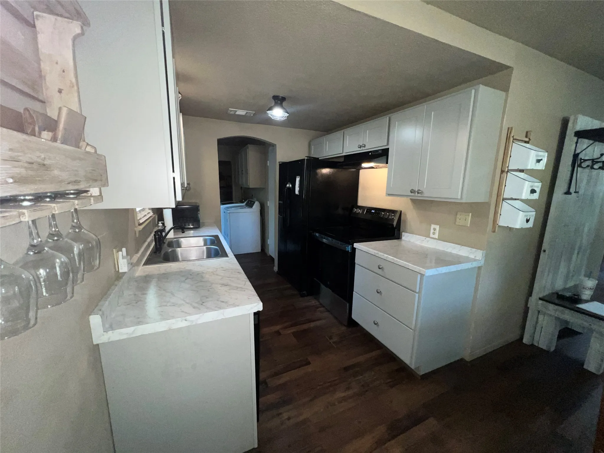 Single Family Residence For Sale in Van Zandt County , 863 Vz County Road 1213, Canton, Texas 75103, 2 Bedroom, 2 Bathroom, Garage spaces, 1,215 Sqft, built in 1959, mls#21382131, Real Estate Agent in Canton, Homes For Sale in Van Zandt county, Homes For Sale in Canton, Realtor in Canton Texas, Real Estate Brokerage Independent Realty Texas, Luminita Cordes Realtor