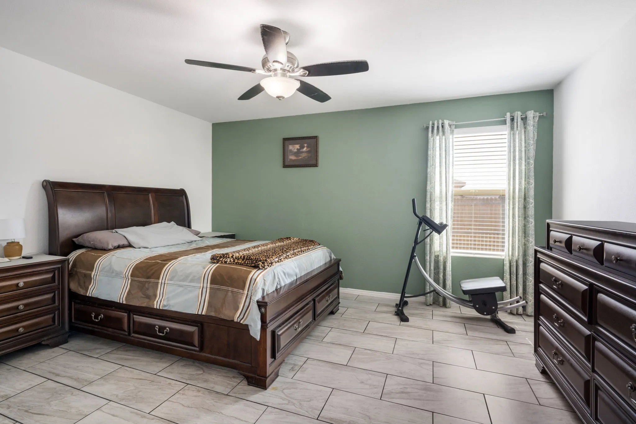 Single Family Residence For Rent in Dallas County , 1636 Bluff View Drive, Hutchins, Texas 75141, 4 Bedroom, 2 Bathroom, 2 Garage spaces, 1,712 Sqft, built in 2023, mls#21381702, Real Estate Agent in Hutchins, Homes For Rent in Dallas county, Homes For Rent in Hutchins, Realtor in Hutchins Texas, Real Estate Brokerage Independent Realty Texas, Luminita Cordes Realtor