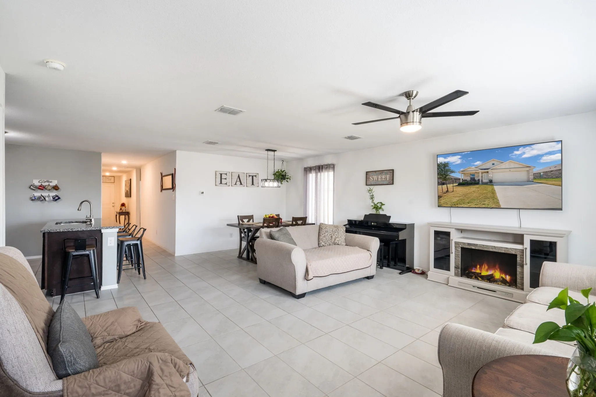 Single Family Residence For Rent in Dallas County , 1636 Bluff View Drive, Hutchins, Texas 75141, 4 Bedroom, 2 Bathroom, 2 Garage spaces, 1,712 Sqft, built in 2023, mls#21381702, Real Estate Agent in Hutchins, Homes For Rent in Dallas county, Homes For Rent in Hutchins, Realtor in Hutchins Texas, Real Estate Brokerage Independent Realty Texas, Luminita Cordes Realtor