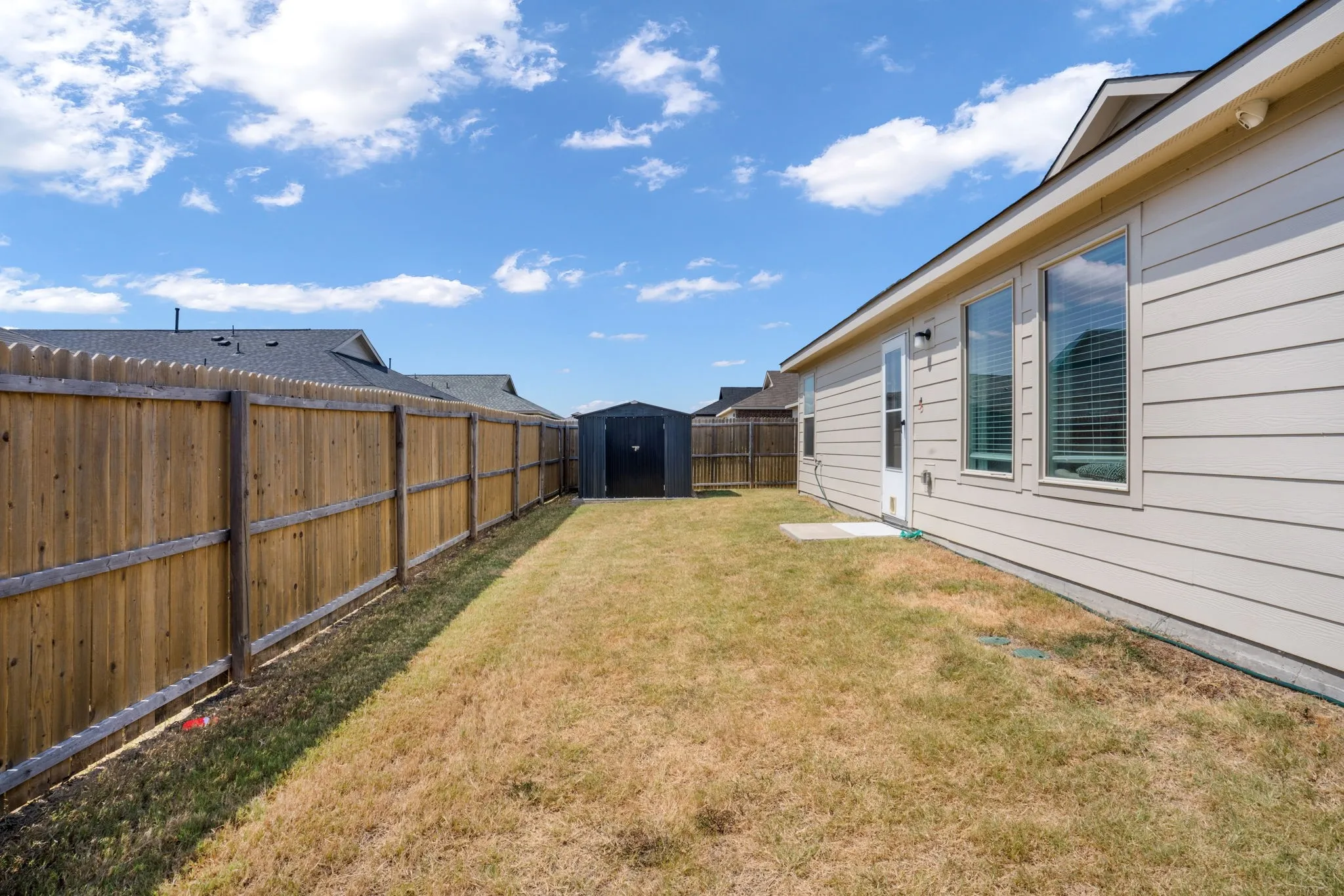 Single Family Residence For Rent in Dallas County , 1636 Bluff View Drive, Hutchins, Texas 75141, 4 Bedroom, 2 Bathroom, 2 Garage spaces, 1,712 Sqft, built in 2023, mls#21381702, Real Estate Agent in Hutchins, Homes For Rent in Dallas county, Homes For Rent in Hutchins, Realtor in Hutchins Texas, Real Estate Brokerage Independent Realty Texas, Luminita Cordes Realtor