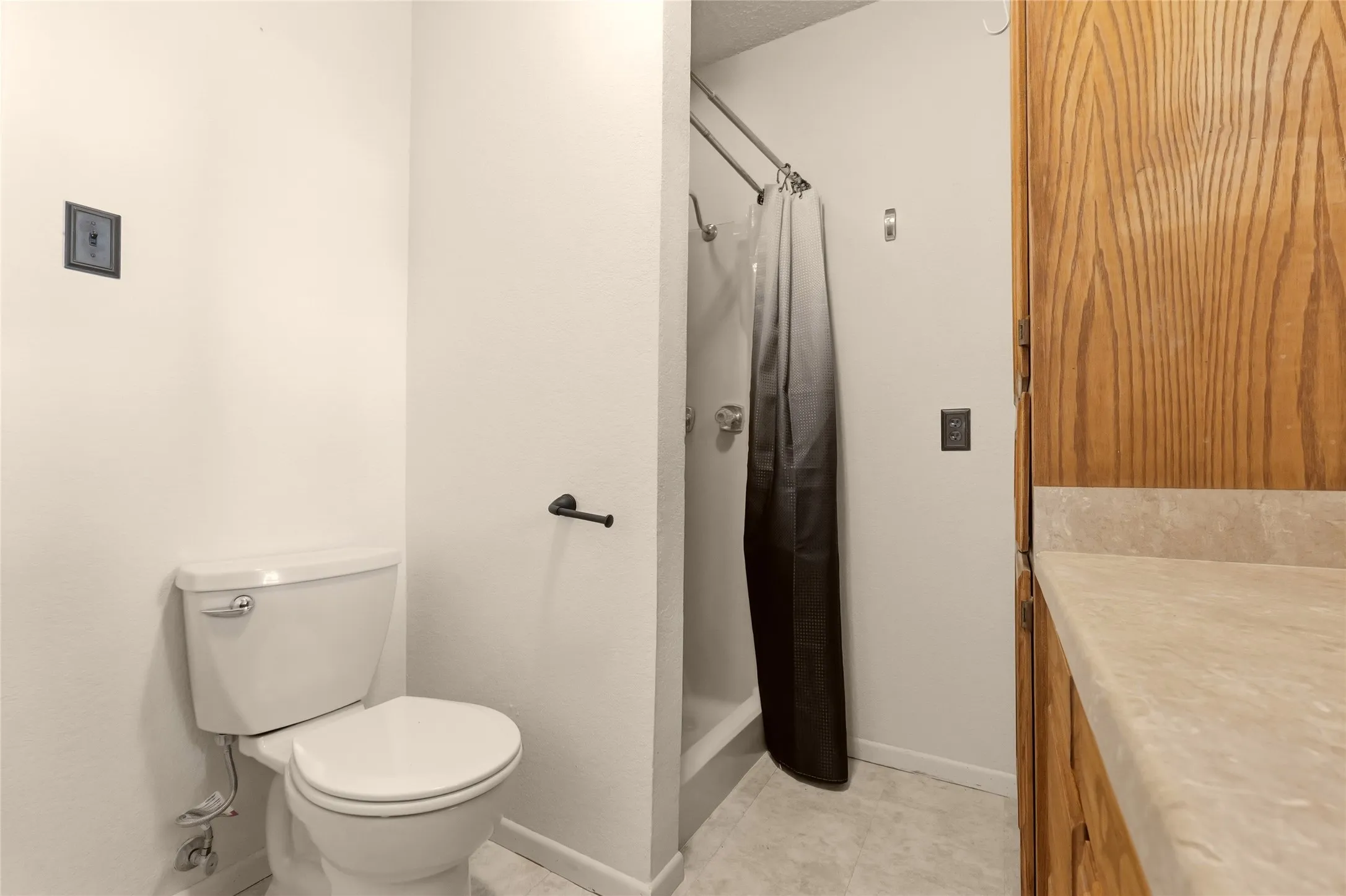 Single Family Residence For Sale in Parker County , 1001 Green Tree Drive, Weatherford, Texas 76087, 3 Bedroom, 2 Bathroom, Garage spaces, 2,311 Sqft, built in 1986, mls#21384270, Real Estate Agent in Weatherford, Homes For Sale in Parker county, Homes For Sale in Weatherford, Realtor in Weatherford Texas, Real Estate Brokerage Independent Realty Texas, Luminita Cordes Realtor