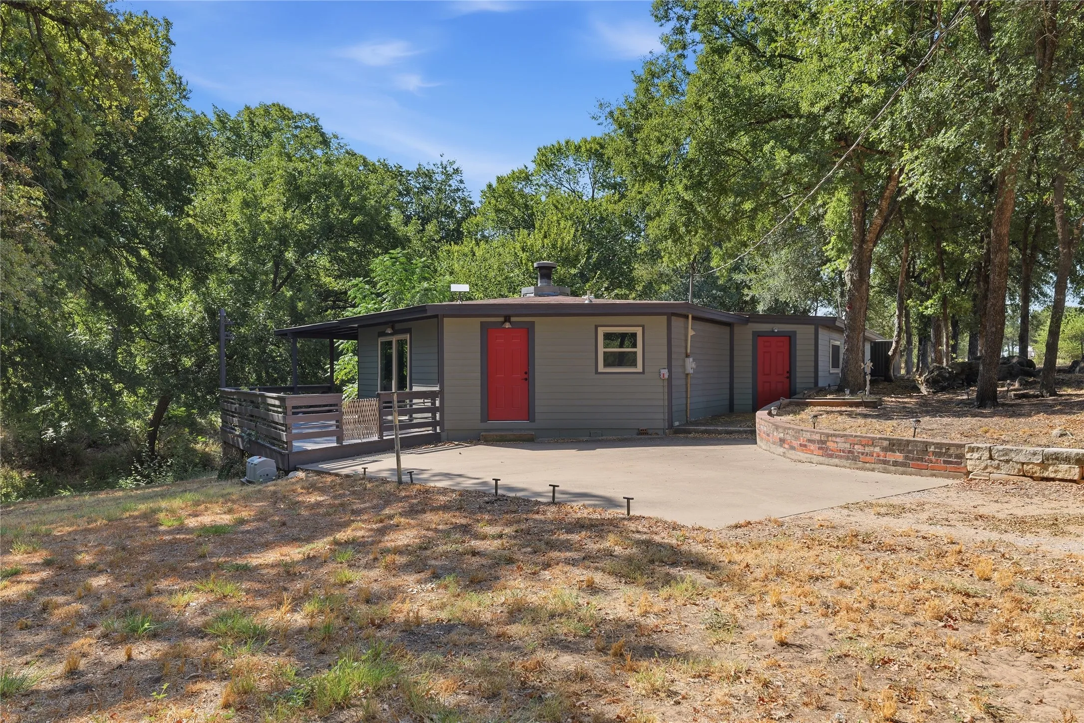 Single Family Residence For Sale in Parker County , 1001 Green Tree Drive, Weatherford, Texas 76087, 3 Bedroom, 2 Bathroom, Garage spaces, 2,311 Sqft, built in 1986, mls#21384270, Real Estate Agent in Weatherford, Homes For Sale in Parker county, Homes For Sale in Weatherford, Realtor in Weatherford Texas, Real Estate Brokerage Independent Realty Texas, Luminita Cordes Realtor