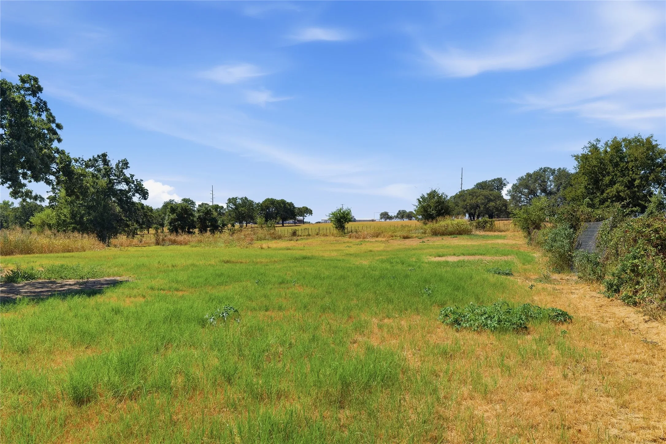 Single Family Residence For Sale in Parker County , 1001 Green Tree Drive, Weatherford, Texas 76087, 3 Bedroom, 2 Bathroom, Garage spaces, 2,311 Sqft, built in 1986, mls#21384270, Real Estate Agent in Weatherford, Homes For Sale in Parker county, Homes For Sale in Weatherford, Realtor in Weatherford Texas, Real Estate Brokerage Independent Realty Texas, Luminita Cordes Realtor