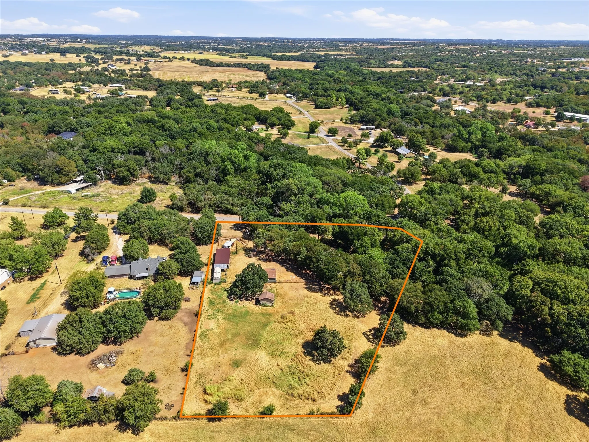 Single Family Residence For Sale in Parker County , 1001 Green Tree Drive, Weatherford, Texas 76087, 3 Bedroom, 2 Bathroom, Garage spaces, 2,311 Sqft, built in 1986, mls#21384270, Real Estate Agent in Weatherford, Homes For Sale in Parker county, Homes For Sale in Weatherford, Realtor in Weatherford Texas, Real Estate Brokerage Independent Realty Texas, Luminita Cordes Realtor