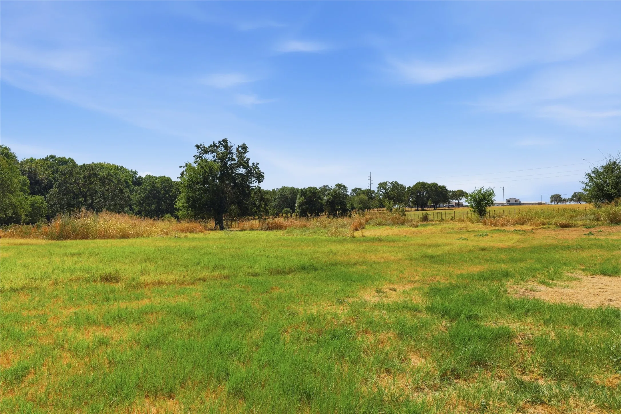 Single Family Residence For Sale in Parker County , 1001 Green Tree Drive, Weatherford, Texas 76087, 3 Bedroom, 2 Bathroom, Garage spaces, 2,311 Sqft, built in 1986, mls#21384270, Real Estate Agent in Weatherford, Homes For Sale in Parker county, Homes For Sale in Weatherford, Realtor in Weatherford Texas, Real Estate Brokerage Independent Realty Texas, Luminita Cordes Realtor