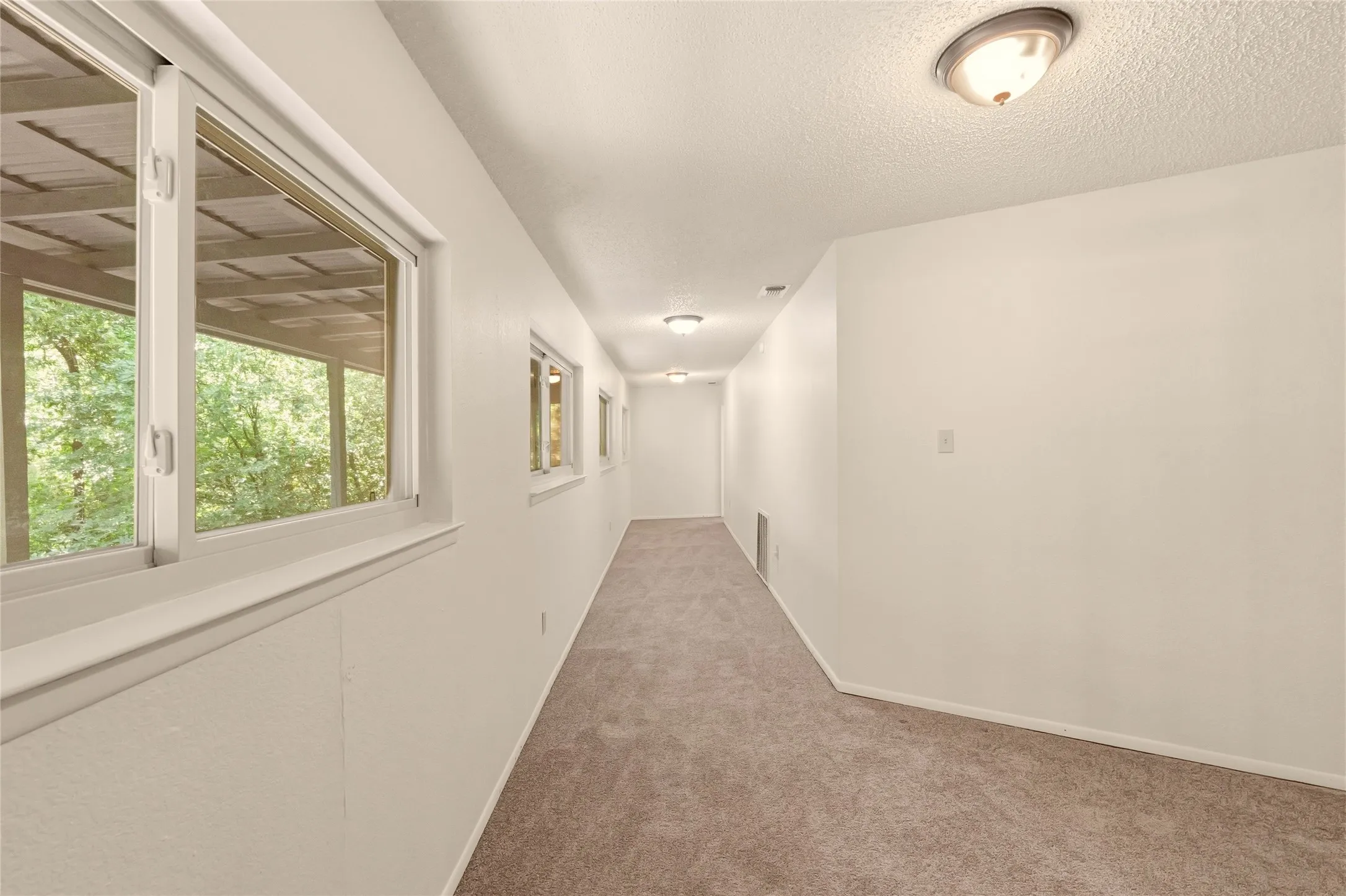 Single Family Residence For Sale in Parker County , 1001 Green Tree Drive, Weatherford, Texas 76087, 3 Bedroom, 2 Bathroom, Garage spaces, 2,311 Sqft, built in 1986, mls#21384270, Real Estate Agent in Weatherford, Homes For Sale in Parker county, Homes For Sale in Weatherford, Realtor in Weatherford Texas, Real Estate Brokerage Independent Realty Texas, Luminita Cordes Realtor
