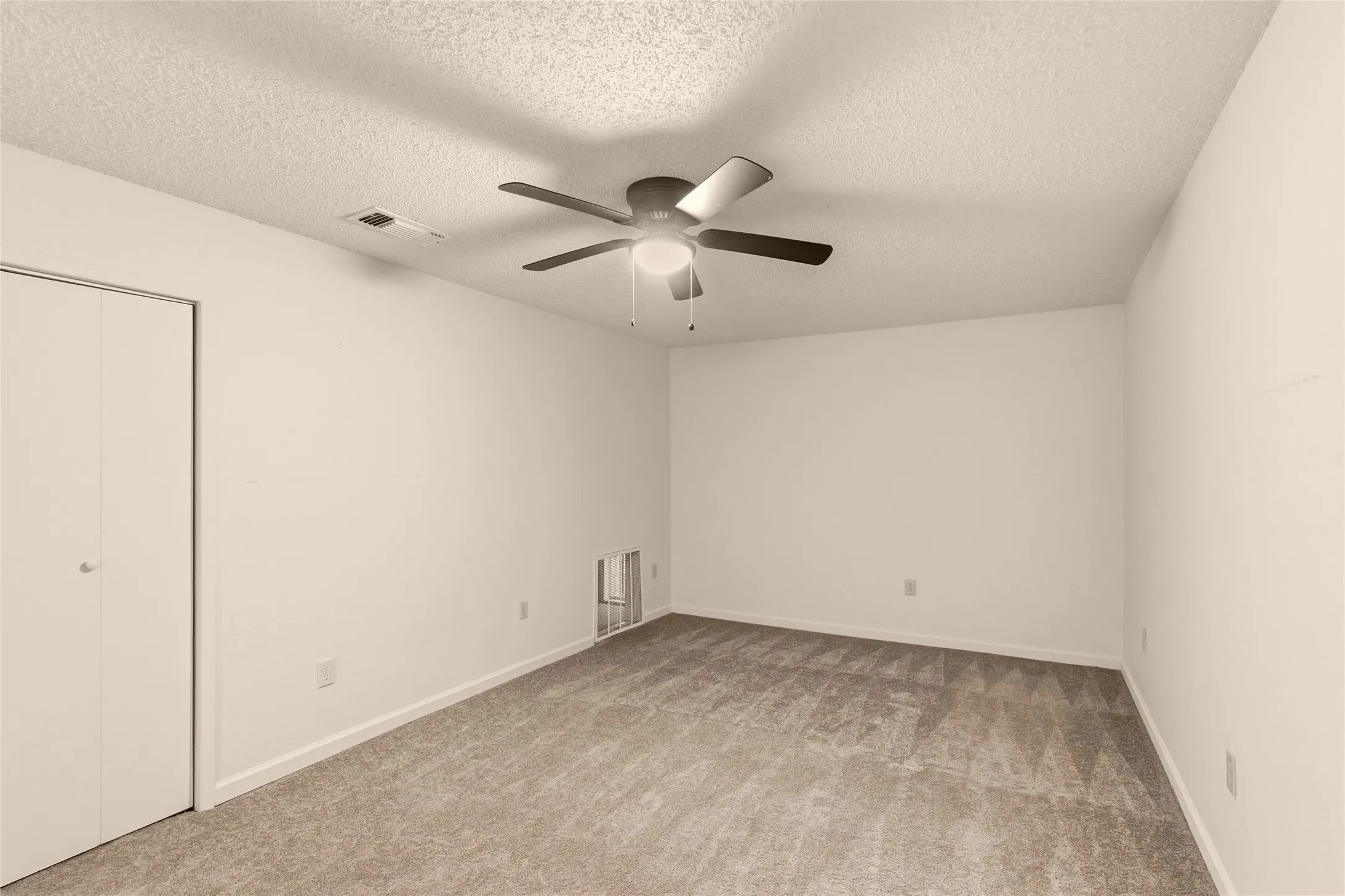 Single Family Residence For Sale in Parker County , 1001 Green Tree Drive, Weatherford, Texas 76087, 3 Bedroom, 2 Bathroom, Garage spaces, 2,311 Sqft, built in 1986, mls#21384270, Real Estate Agent in Weatherford, Homes For Sale in Parker county, Homes For Sale in Weatherford, Realtor in Weatherford Texas, Real Estate Brokerage Independent Realty Texas, Luminita Cordes Realtor