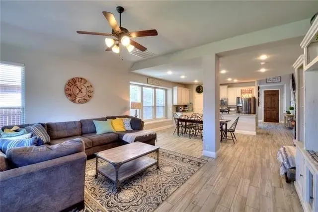 Single Family Residence For Rent in Collin County , 616 Crockett Drive, Lavon, Texas 75166, 4 Bedroom, 3 Bathroom, 2 Garage spaces, 3,143 Sqft, built in 2016, mls#21384416, Real Estate Agent in Lavon, Homes For Rent in Collin county, Homes For Rent in Lavon, Realtor in Lavon Texas, Real Estate Brokerage Independent Realty Texas, Luminita Cordes Realtor