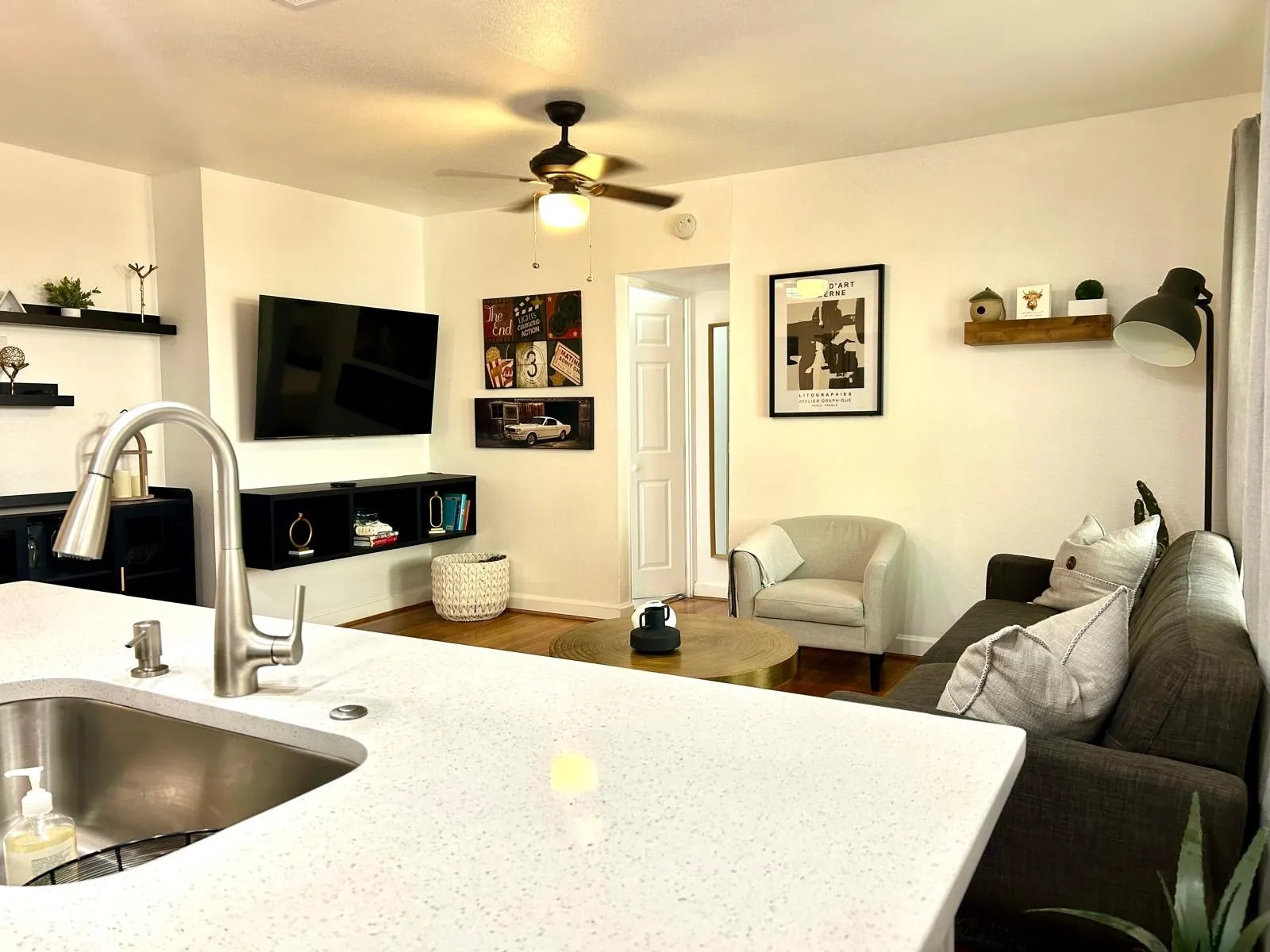 Apartment For Rent in Dallas County , 3927 Cole Avenue H, Dallas, Texas 75204, 2 Bedroom, 2 Bathroom, Garage spaces, 1,368 Sqft, built in 1930, mls#21384397, Real Estate Agent in Dallas, Homes For Rent in Dallas county, Homes For Rent in Dallas, Realtor in Dallas Texas, Real Estate Brokerage Independent Realty Texas, Luminita Cordes Realtor