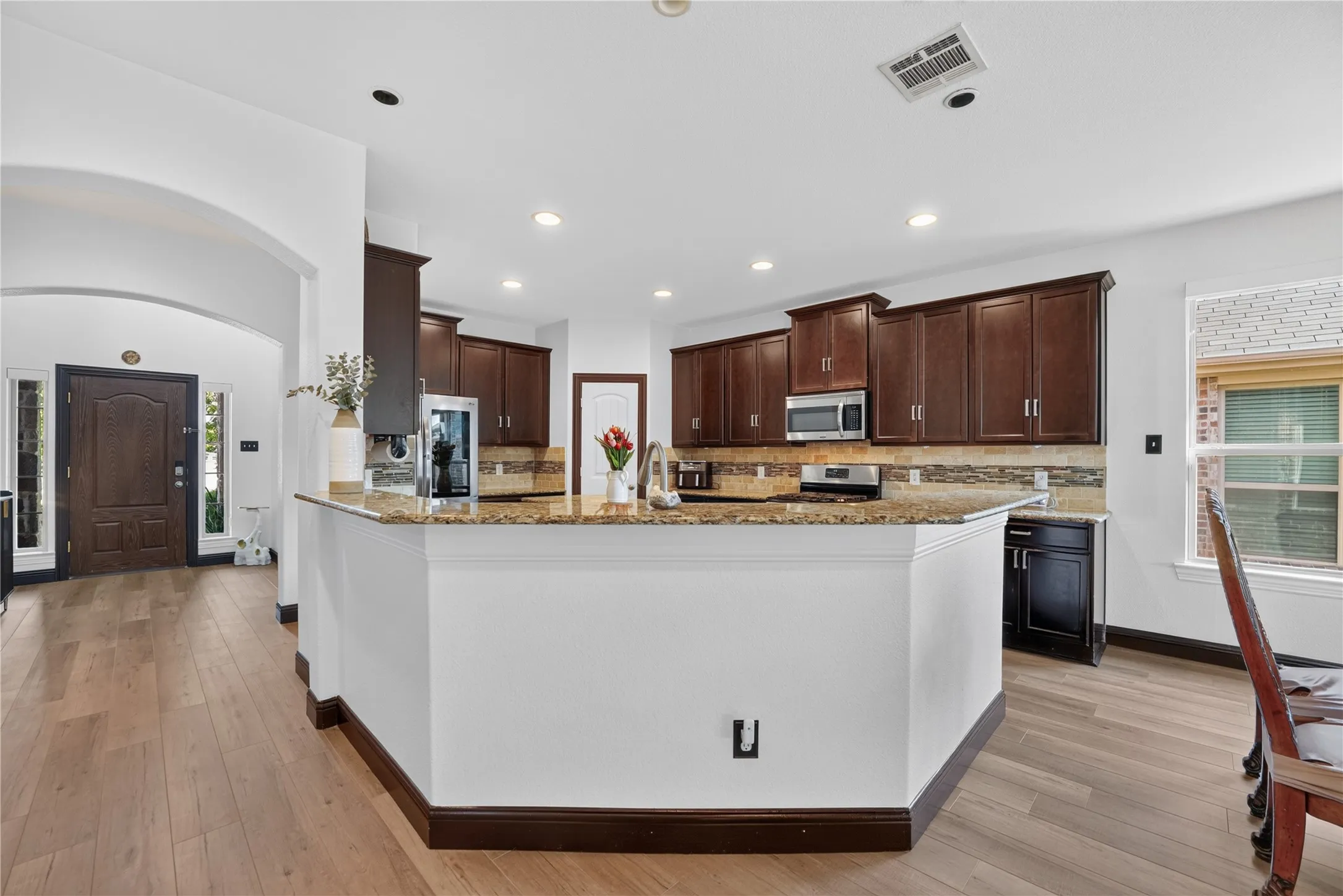 Single Family Residence For Sale in Denton County , 4000 Fordham Street, Frisco, Texas 75036, 4 Bedroom, 4 Bathroom, 2 Garage spaces, 2,727 Sqft, built in 2014, mls#21381963, Real Estate Agent in Frisco, Homes For Sale in Denton county, Homes For Sale in Frisco, Realtor in Frisco Texas, Real Estate Brokerage Independent Realty Texas, Luminita Cordes Realtor