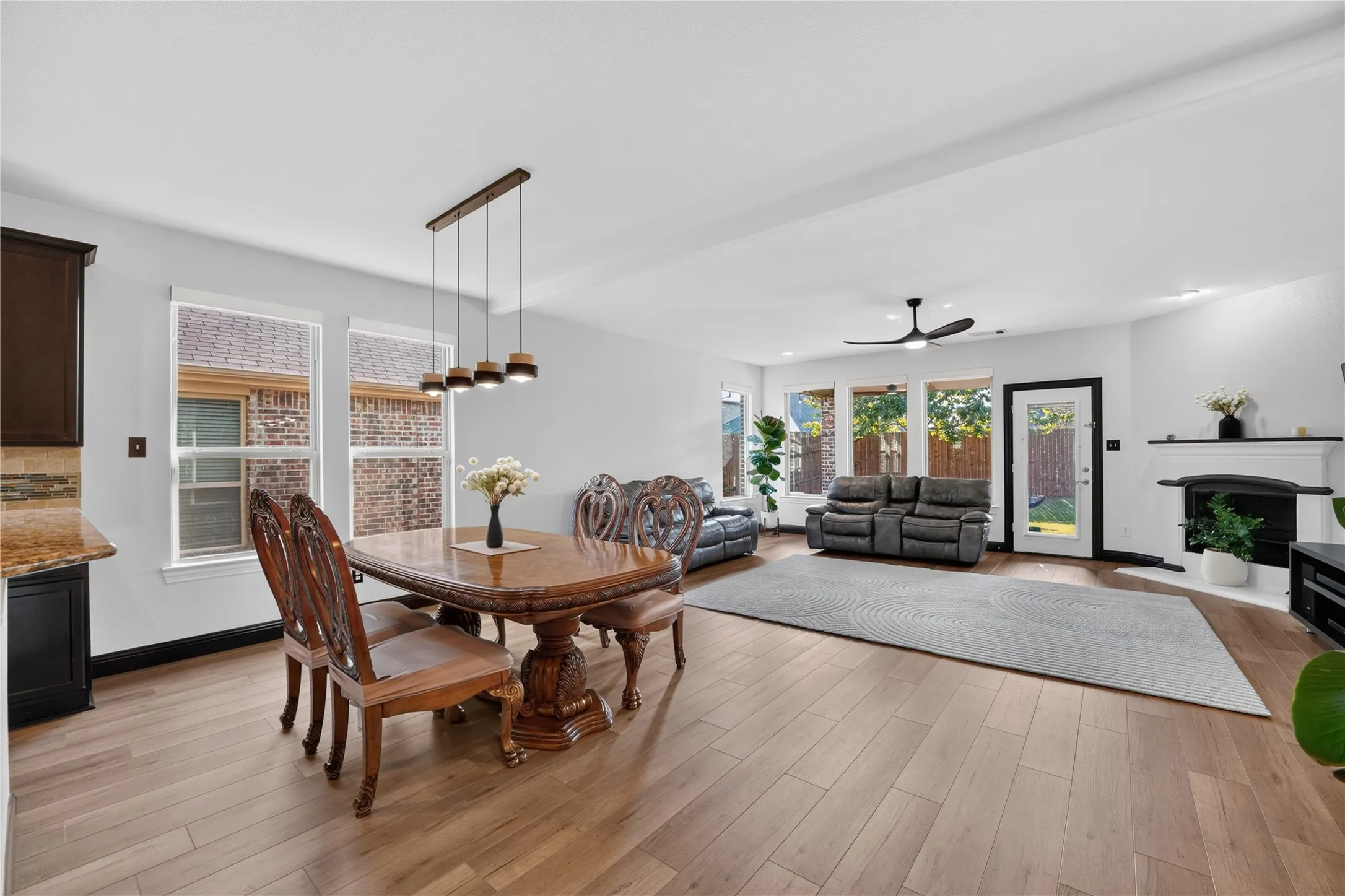 Single Family Residence For Sale in Denton County , 4000 Fordham Street, Frisco, Texas 75036, 4 Bedroom, 4 Bathroom, 2 Garage spaces, 2,727 Sqft, built in 2014, mls#21381963, Real Estate Agent in Frisco, Homes For Sale in Denton county, Homes For Sale in Frisco, Realtor in Frisco Texas, Real Estate Brokerage Independent Realty Texas, Luminita Cordes Realtor