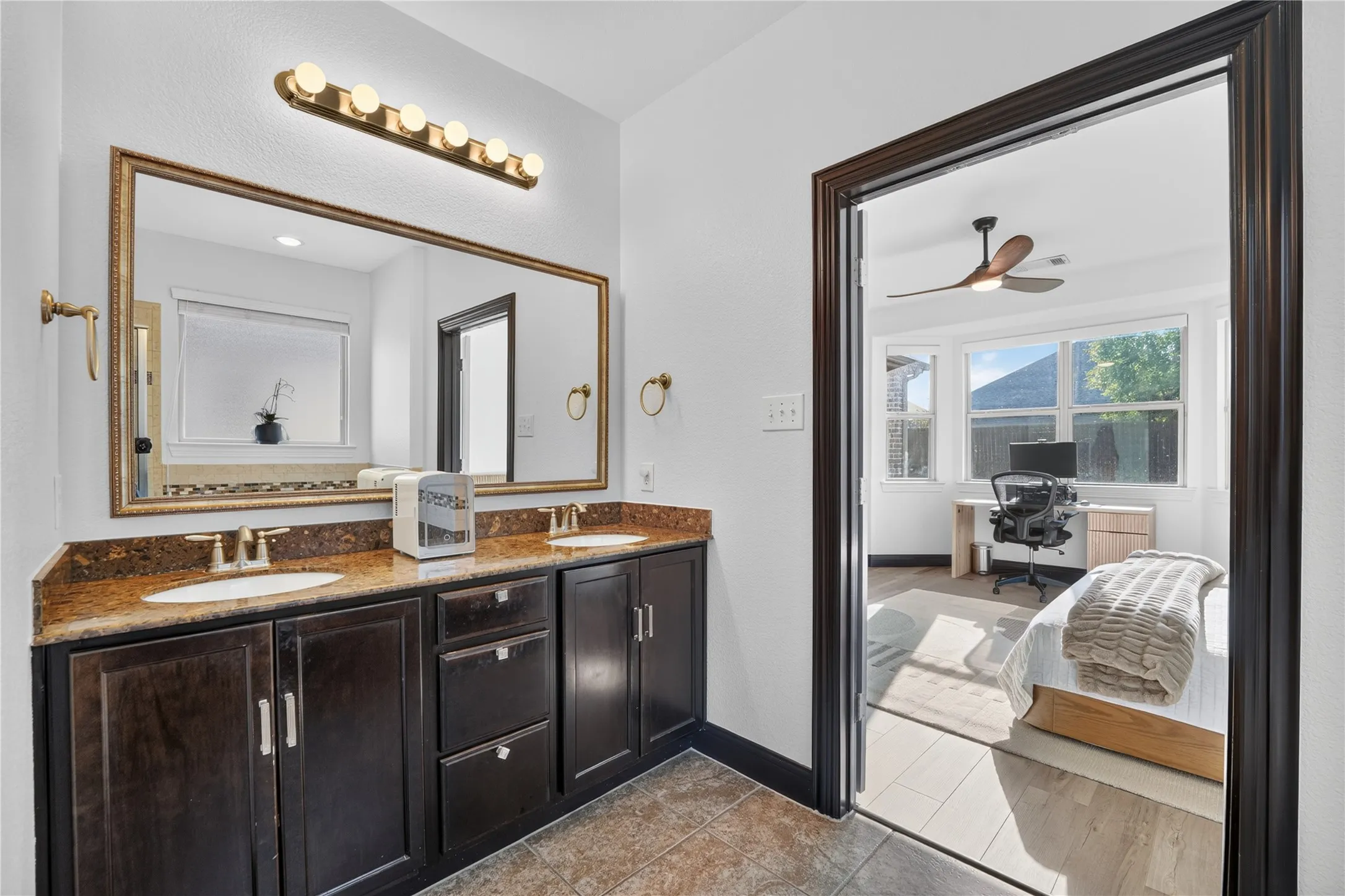 Single Family Residence For Sale in Denton County , 4000 Fordham Street, Frisco, Texas 75036, 4 Bedroom, 4 Bathroom, 2 Garage spaces, 2,727 Sqft, built in 2014, mls#21381963, Real Estate Agent in Frisco, Homes For Sale in Denton county, Homes For Sale in Frisco, Realtor in Frisco Texas, Real Estate Brokerage Independent Realty Texas, Luminita Cordes Realtor