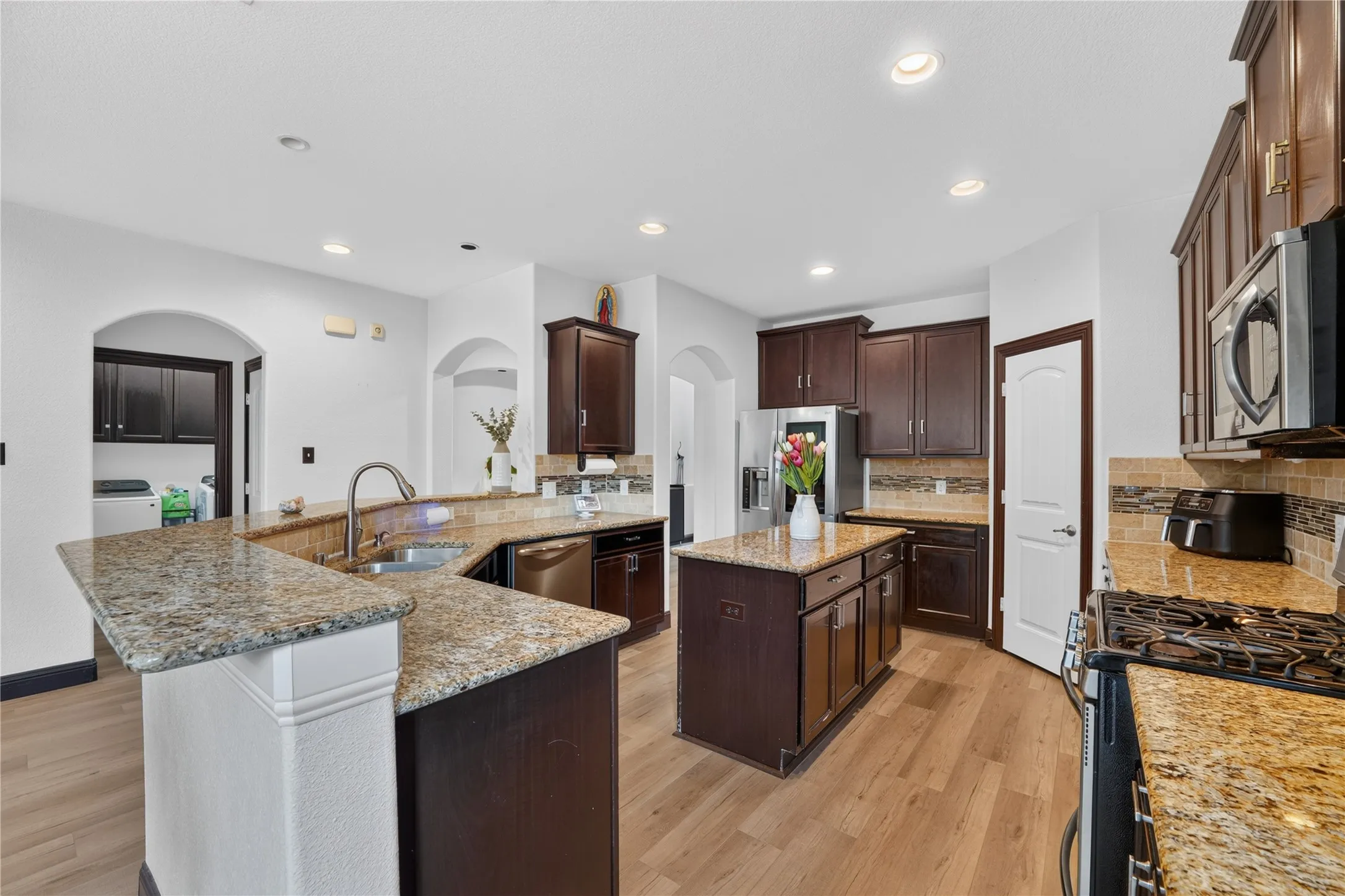 Single Family Residence For Sale in Denton County , 4000 Fordham Street, Frisco, Texas 75036, 4 Bedroom, 4 Bathroom, 2 Garage spaces, 2,727 Sqft, built in 2014, mls#21381963, Real Estate Agent in Frisco, Homes For Sale in Denton county, Homes For Sale in Frisco, Realtor in Frisco Texas, Real Estate Brokerage Independent Realty Texas, Luminita Cordes Realtor