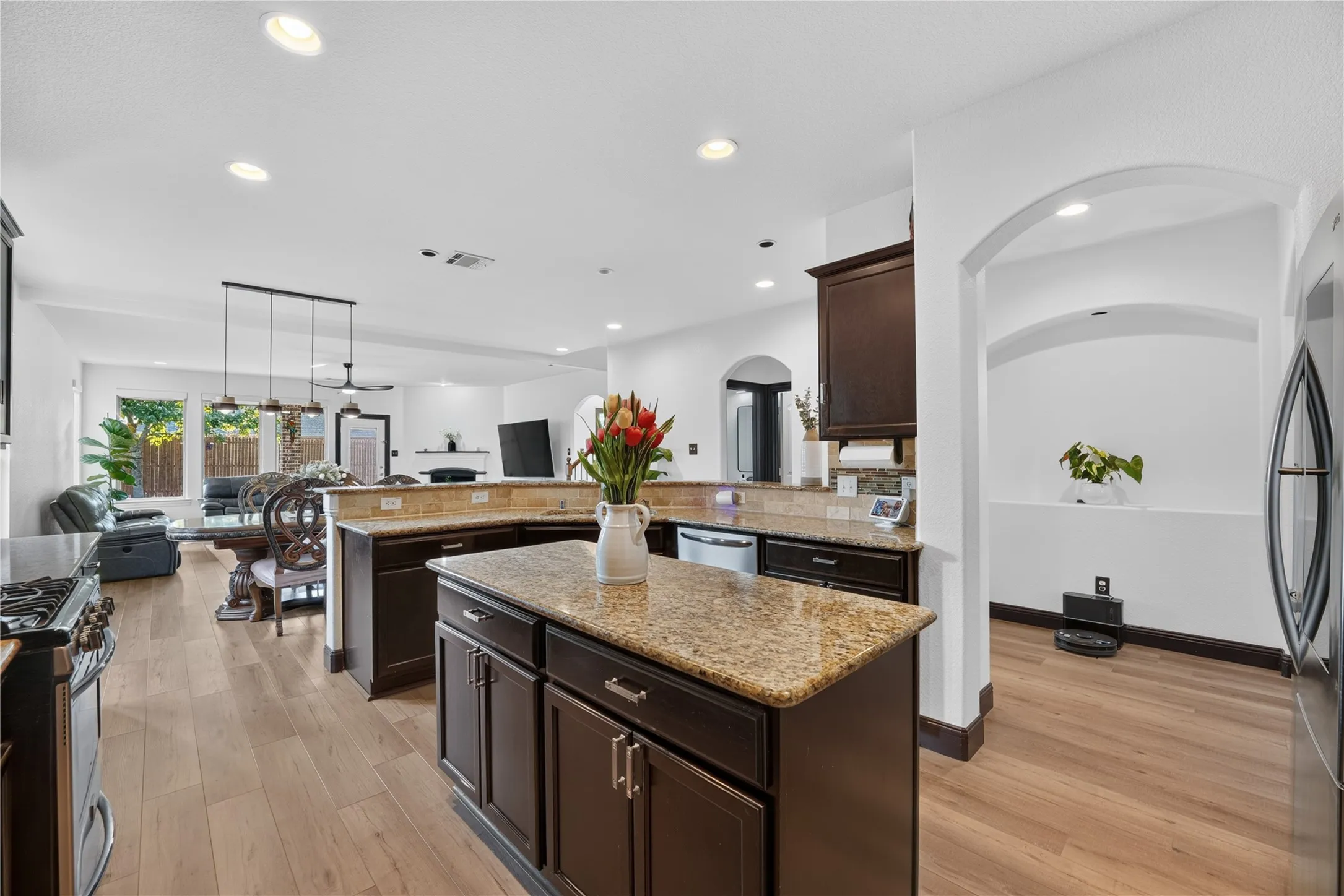 Single Family Residence For Sale in Denton County , 4000 Fordham Street, Frisco, Texas 75036, 4 Bedroom, 4 Bathroom, 2 Garage spaces, 2,727 Sqft, built in 2014, mls#21381963, Real Estate Agent in Frisco, Homes For Sale in Denton county, Homes For Sale in Frisco, Realtor in Frisco Texas, Real Estate Brokerage Independent Realty Texas, Luminita Cordes Realtor