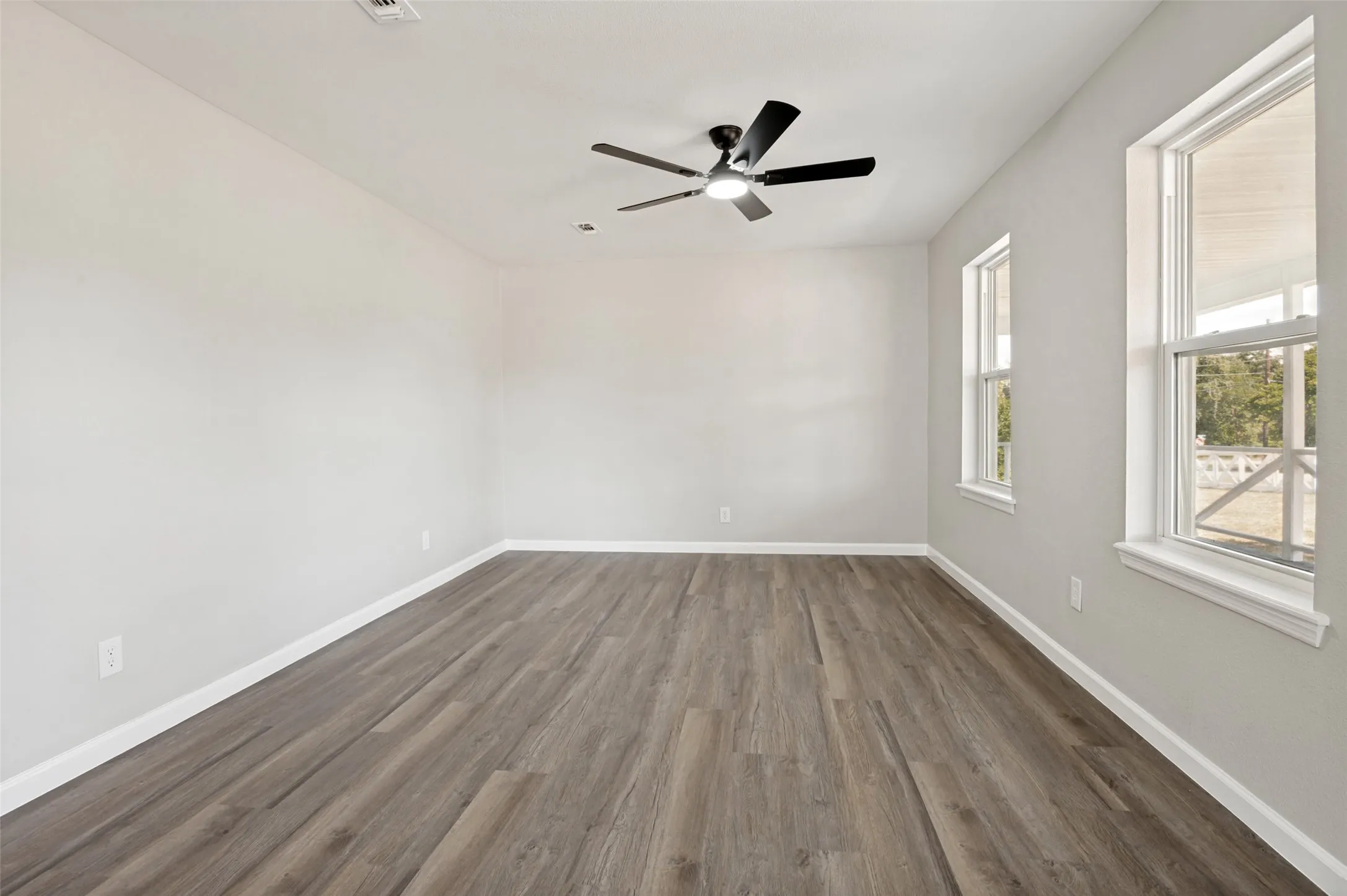 Single Family Residence For Sale in Parker County , 289 Sunset Drive, Springtown, Texas 76082, 3 Bedroom, 2 Bathroom, 2 Garage spaces, 1,610 Sqft, built in 1951, mls#21378976, Real Estate Agent in Springtown, Homes For Sale in Parker county, Homes For Sale in Springtown, Realtor in Springtown Texas, Real Estate Brokerage Independent Realty Texas, Luminita Cordes Realtor
