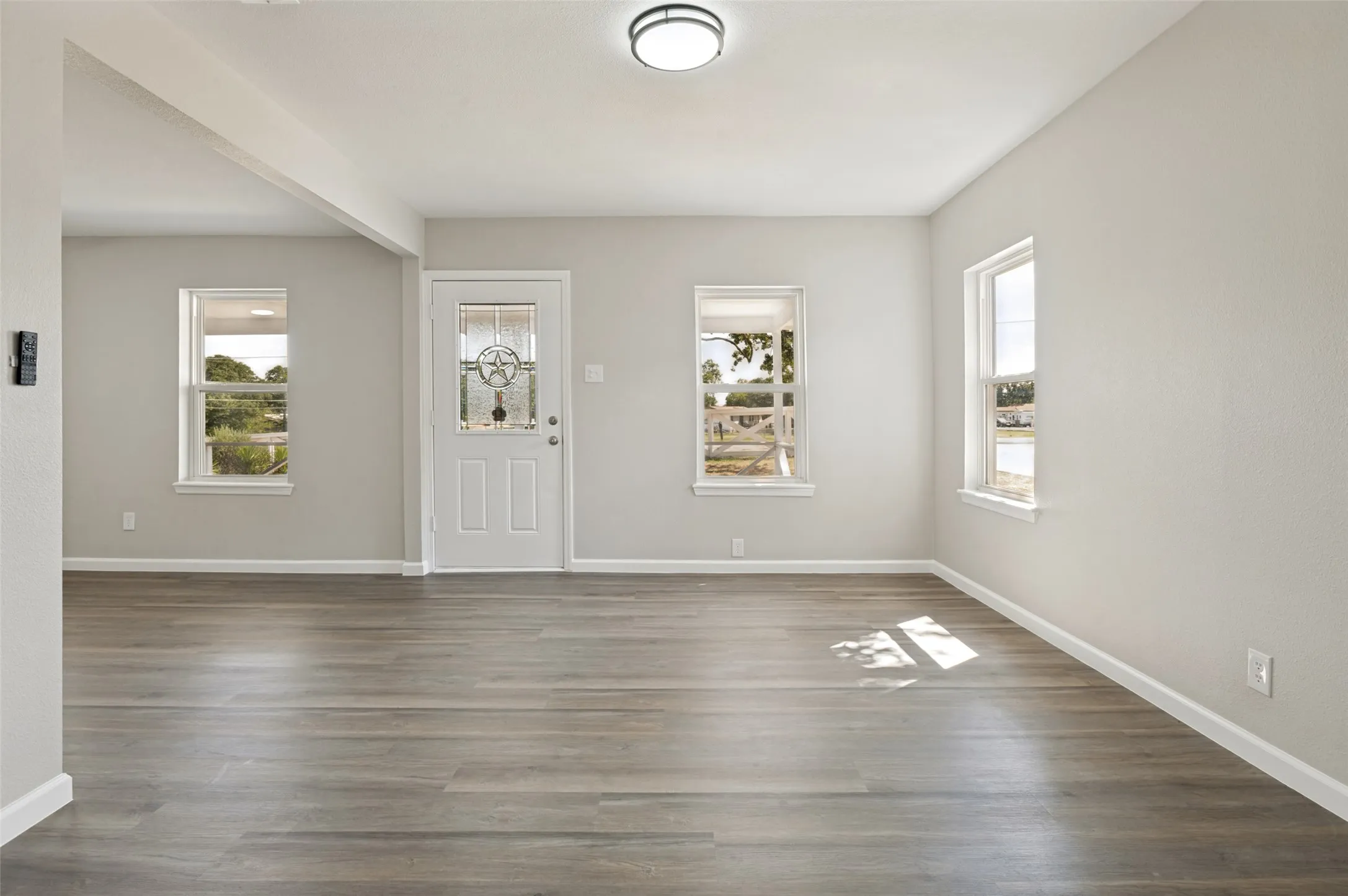 Single Family Residence For Sale in Parker County , 289 Sunset Drive, Springtown, Texas 76082, 3 Bedroom, 2 Bathroom, 2 Garage spaces, 1,610 Sqft, built in 1951, mls#21378976, Real Estate Agent in Springtown, Homes For Sale in Parker county, Homes For Sale in Springtown, Realtor in Springtown Texas, Real Estate Brokerage Independent Realty Texas, Luminita Cordes Realtor