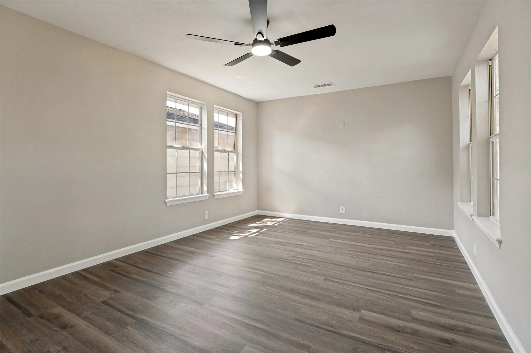 Single Family Residence For Sale in Parker County , 289 Sunset Drive, Springtown, Texas 76082, 3 Bedroom, 2 Bathroom, 2 Garage spaces, 1,610 Sqft, built in 1951, mls#21378976, Real Estate Agent in Springtown, Homes For Sale in Parker county, Homes For Sale in Springtown, Realtor in Springtown Texas, Real Estate Brokerage Independent Realty Texas, Luminita Cordes Realtor