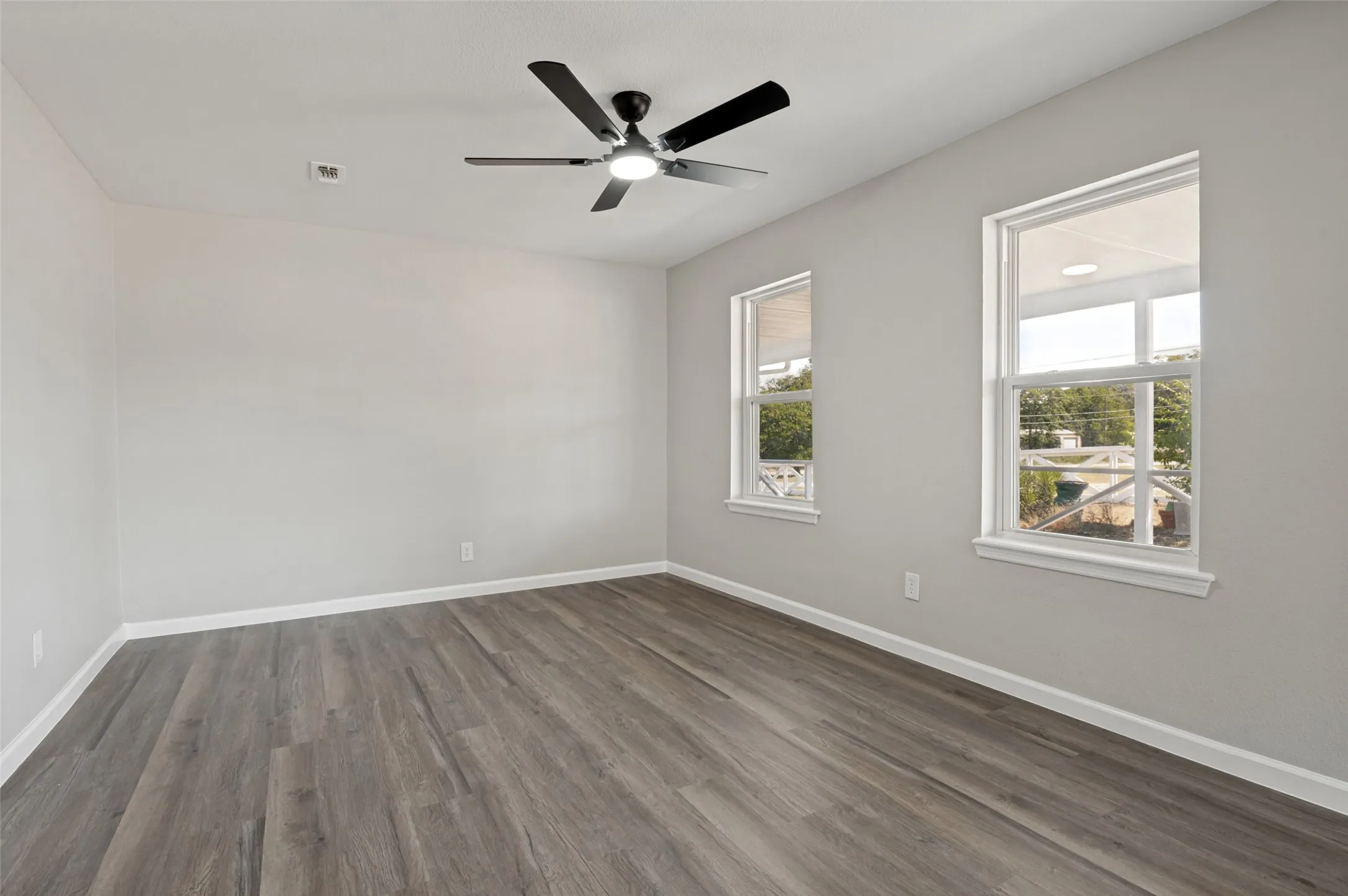 Single Family Residence For Sale in Parker County , 289 Sunset Drive, Springtown, Texas 76082, 3 Bedroom, 2 Bathroom, 2 Garage spaces, 1,610 Sqft, built in 1951, mls#21378976, Real Estate Agent in Springtown, Homes For Sale in Parker county, Homes For Sale in Springtown, Realtor in Springtown Texas, Real Estate Brokerage Independent Realty Texas, Luminita Cordes Realtor