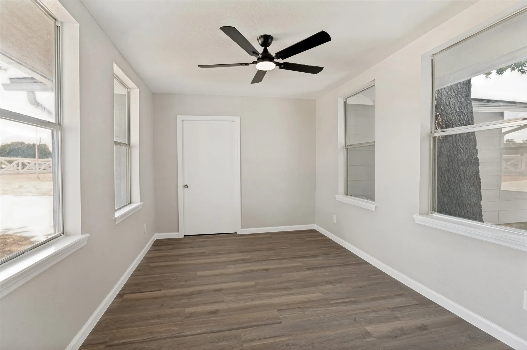 Single Family Residence For Sale in Parker County , 289 Sunset Drive, Springtown, Texas 76082, 3 Bedroom, 2 Bathroom, 2 Garage spaces, 1,610 Sqft, built in 1951, mls#21378976, Real Estate Agent in Springtown, Homes For Sale in Parker county, Homes For Sale in Springtown, Realtor in Springtown Texas, Real Estate Brokerage Independent Realty Texas, Luminita Cordes Realtor