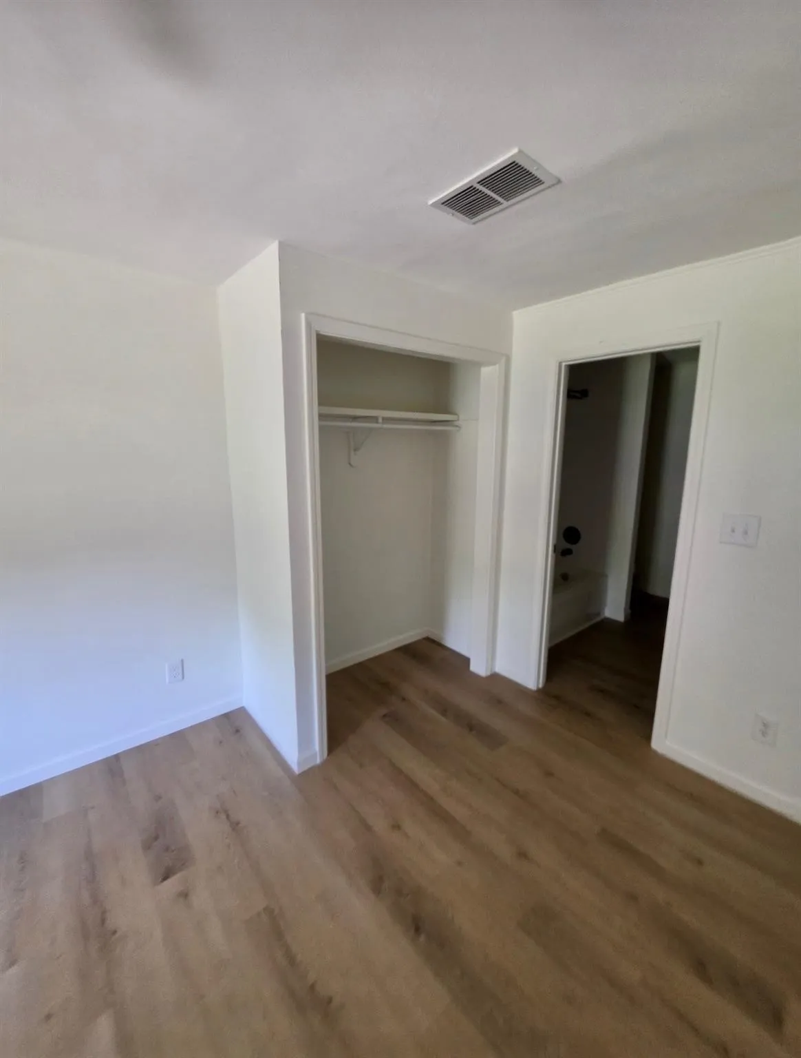 Single Family Residence For Rent in Franklin (TX) County , 208 Miller Street, Mount Vernon, Texas 75457, 3 Bedroom, 2 Bathroom, Garage spaces, 1,920 Sqft, built in 1960, mls#21383850, Real Estate Agent in Mount Vernon, Homes For Rent in Franklin (TX) county, Homes For Rent in Mount Vernon, Realtor in Mount Vernon Texas, Real Estate Brokerage Independent Realty Texas, Luminita Cordes Realtor