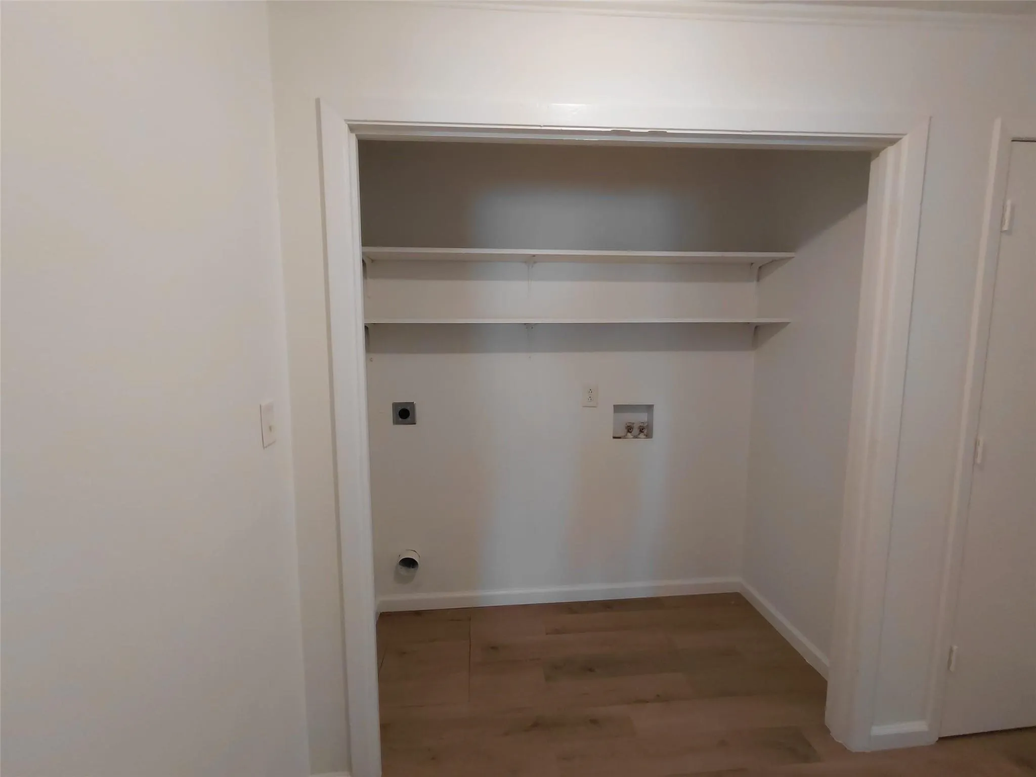Single Family Residence For Rent in Franklin (TX) County , 208 Miller Street, Mount Vernon, Texas 75457, 3 Bedroom, 2 Bathroom, Garage spaces, 1,920 Sqft, built in 1960, mls#21383850, Real Estate Agent in Mount Vernon, Homes For Rent in Franklin (TX) county, Homes For Rent in Mount Vernon, Realtor in Mount Vernon Texas, Real Estate Brokerage Independent Realty Texas, Luminita Cordes Realtor