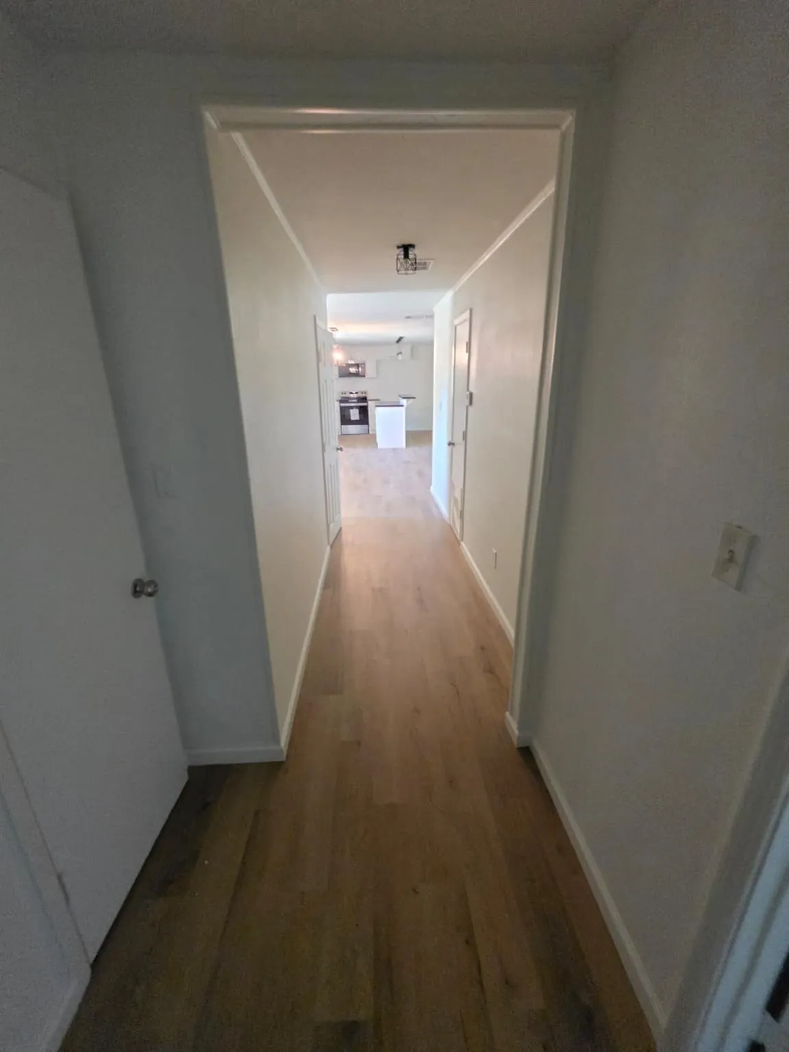 Single Family Residence For Rent in Franklin (TX) County , 208 Miller Street, Mount Vernon, Texas 75457, 3 Bedroom, 2 Bathroom, Garage spaces, 1,920 Sqft, built in 1960, mls#21383850, Real Estate Agent in Mount Vernon, Homes For Rent in Franklin (TX) county, Homes For Rent in Mount Vernon, Realtor in Mount Vernon Texas, Real Estate Brokerage Independent Realty Texas, Luminita Cordes Realtor