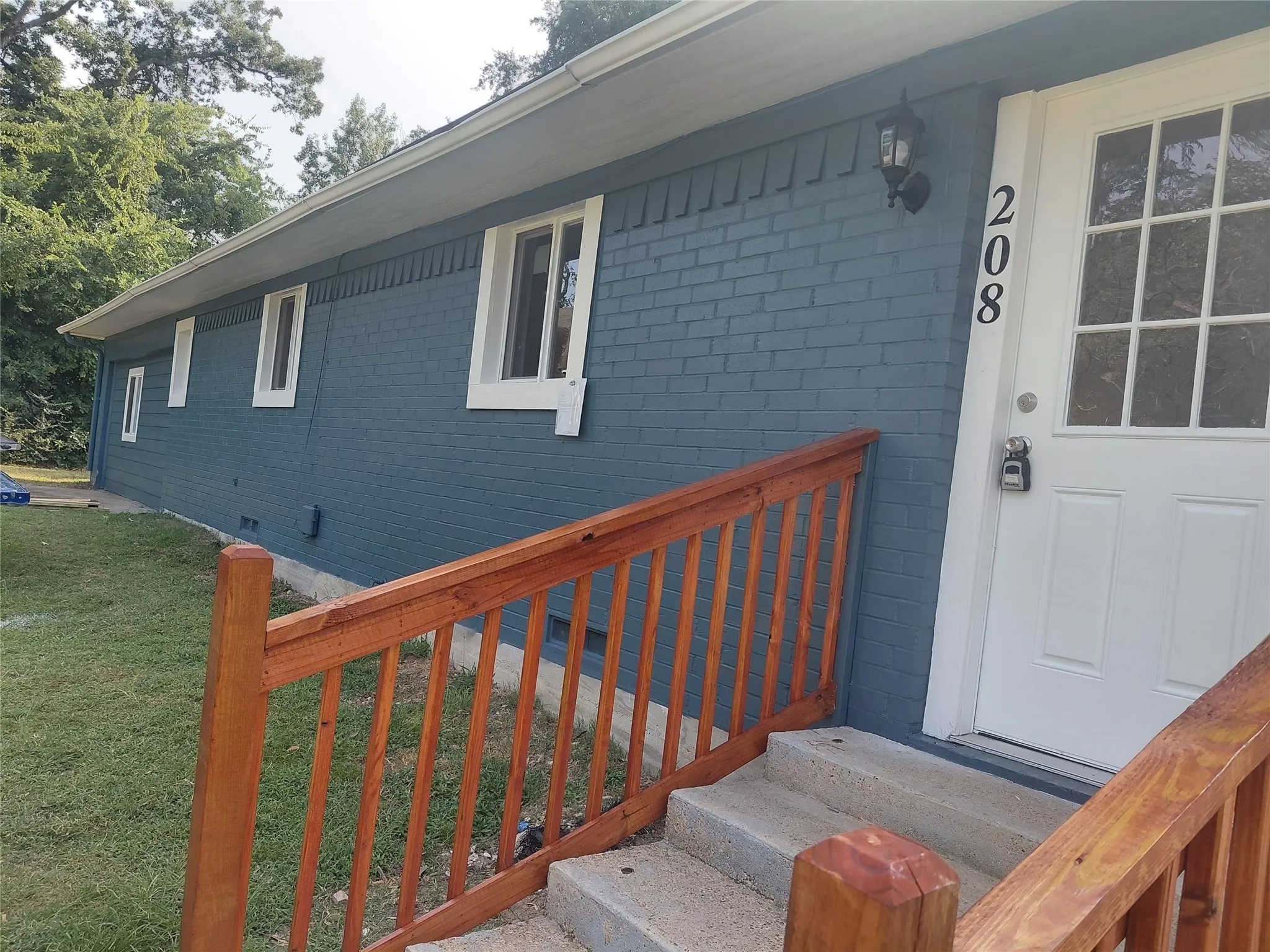 Single Family Residence For Rent in Franklin (TX) County , 208 Miller Street, Mount Vernon, Texas 75457, 3 Bedroom, 2 Bathroom, Garage spaces, 1,920 Sqft, built in 1960, mls#21383850, Real Estate Agent in Mount Vernon, Homes For Rent in Franklin (TX) county, Homes For Rent in Mount Vernon, Realtor in Mount Vernon Texas, Real Estate Brokerage Independent Realty Texas, Luminita Cordes Realtor