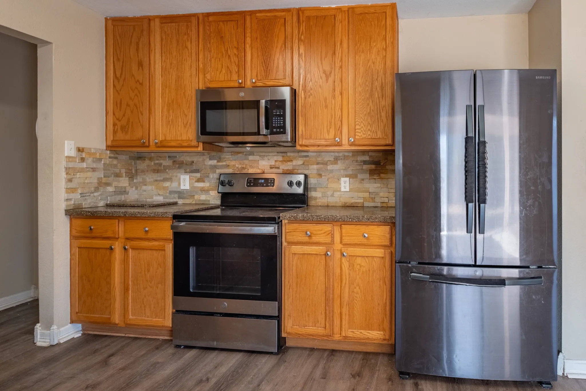 Single Family Residence For Sale in Tarrant County , 13249 Elmhurst Drive, Fort Worth, Texas 76244, 4 Bedroom, 3 Bathroom, 2 Garage spaces, 1,973 Sqft, built in 2002, mls#21384387, Real Estate Agent in Fort Worth, Homes For Sale in Tarrant county, Homes For Sale in Fort Worth, Realtor in Fort Worth Texas, Real Estate Brokerage Independent Realty Texas, Luminita Cordes Realtor