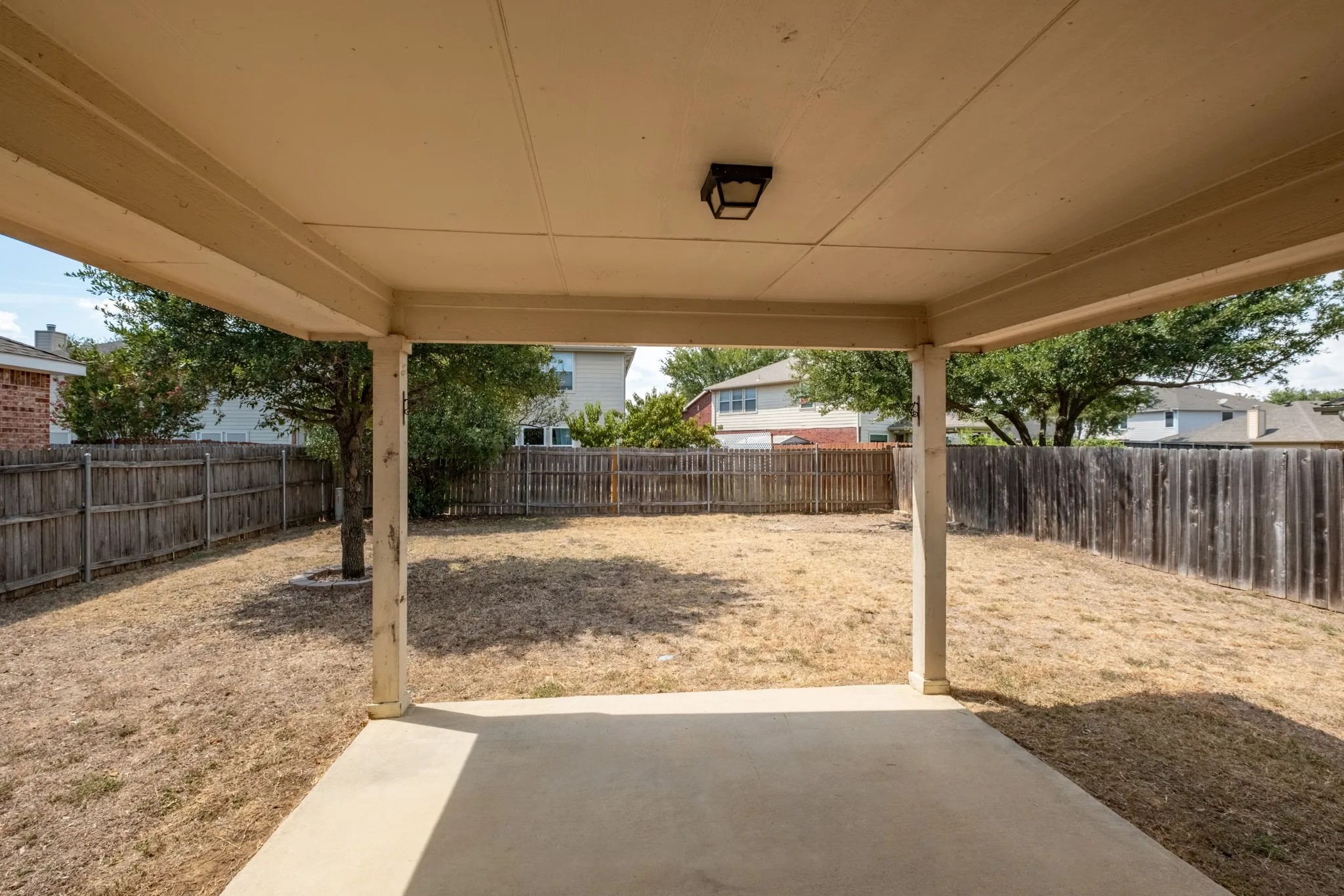 Single Family Residence For Sale in Tarrant County , 13249 Elmhurst Drive, Fort Worth, Texas 76244, 4 Bedroom, 3 Bathroom, 2 Garage spaces, 1,973 Sqft, built in 2002, mls#21384387, Real Estate Agent in Fort Worth, Homes For Sale in Tarrant county, Homes For Sale in Fort Worth, Realtor in Fort Worth Texas, Real Estate Brokerage Independent Realty Texas, Luminita Cordes Realtor