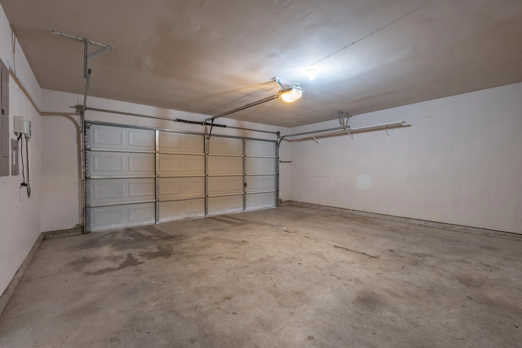Single Family Residence For Sale in Tarrant County , 13249 Elmhurst Drive, Fort Worth, Texas 76244, 4 Bedroom, 3 Bathroom, 2 Garage spaces, 1,973 Sqft, built in 2002, mls#21384387, Real Estate Agent in Fort Worth, Homes For Sale in Tarrant county, Homes For Sale in Fort Worth, Realtor in Fort Worth Texas, Real Estate Brokerage Independent Realty Texas, Luminita Cordes Realtor