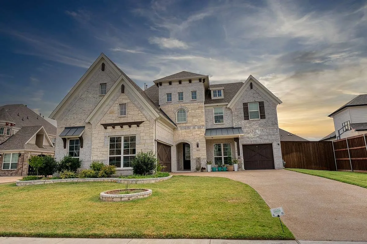 Single Family Residence For Sale in Tarrant County , 4616 Great Plains Way, Mansfield, Texas 76063, 5 Bedroom, 4 Bathroom, 3 Garage spaces, 3,700 Sqft, built in 2021, mls#21384364, Real Estate Agent in Mansfield, Homes For Sale in Tarrant county, Homes For Sale in Mansfield, Realtor in Mansfield Texas, Real Estate Brokerage Independent Realty Texas, Luminita Cordes Realtor
