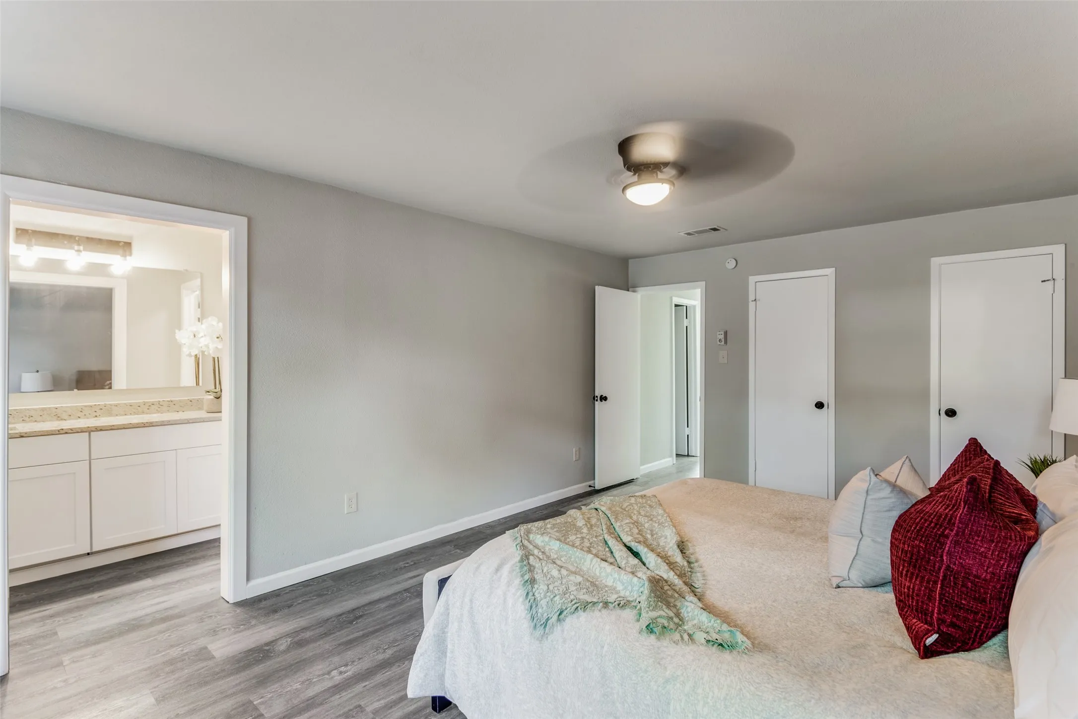 Single Family Residence For Sale in Tarrant County , 545 Panay Way Drive, Fort Worth, Texas 76108, 3 Bedroom, 2 Bathroom, 2 Garage spaces, 1,774 Sqft, built in 1978, mls#21384422, Real Estate Agent in Fort Worth, Homes For Sale in Tarrant county, Homes For Sale in Fort Worth, Realtor in Fort Worth Texas, Real Estate Brokerage Independent Realty Texas, Luminita Cordes Realtor