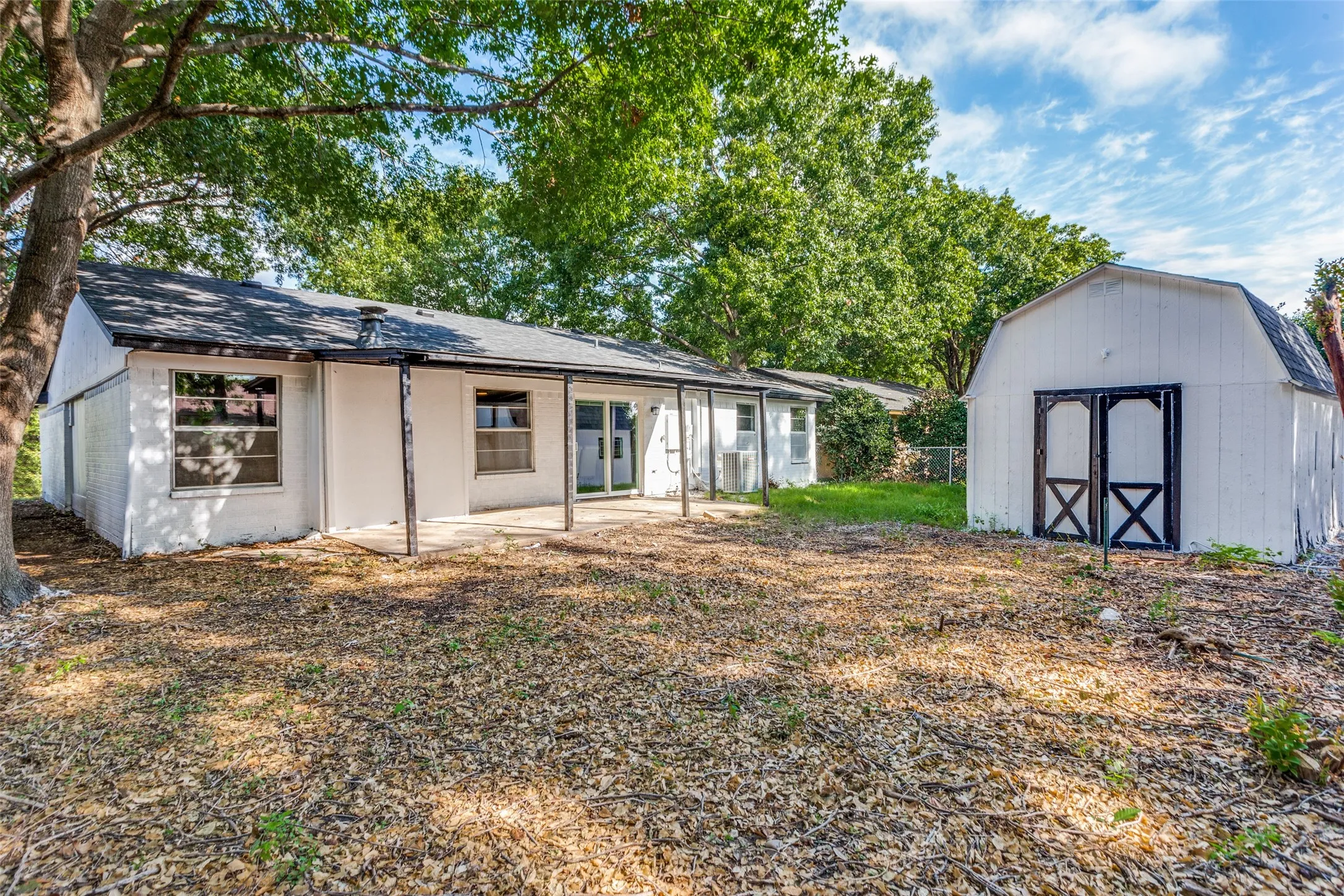 Single Family Residence For Sale in Tarrant County , 545 Panay Way Drive, Fort Worth, Texas 76108, 3 Bedroom, 2 Bathroom, 2 Garage spaces, 1,774 Sqft, built in 1978, mls#21384422, Real Estate Agent in Fort Worth, Homes For Sale in Tarrant county, Homes For Sale in Fort Worth, Realtor in Fort Worth Texas, Real Estate Brokerage Independent Realty Texas, Luminita Cordes Realtor