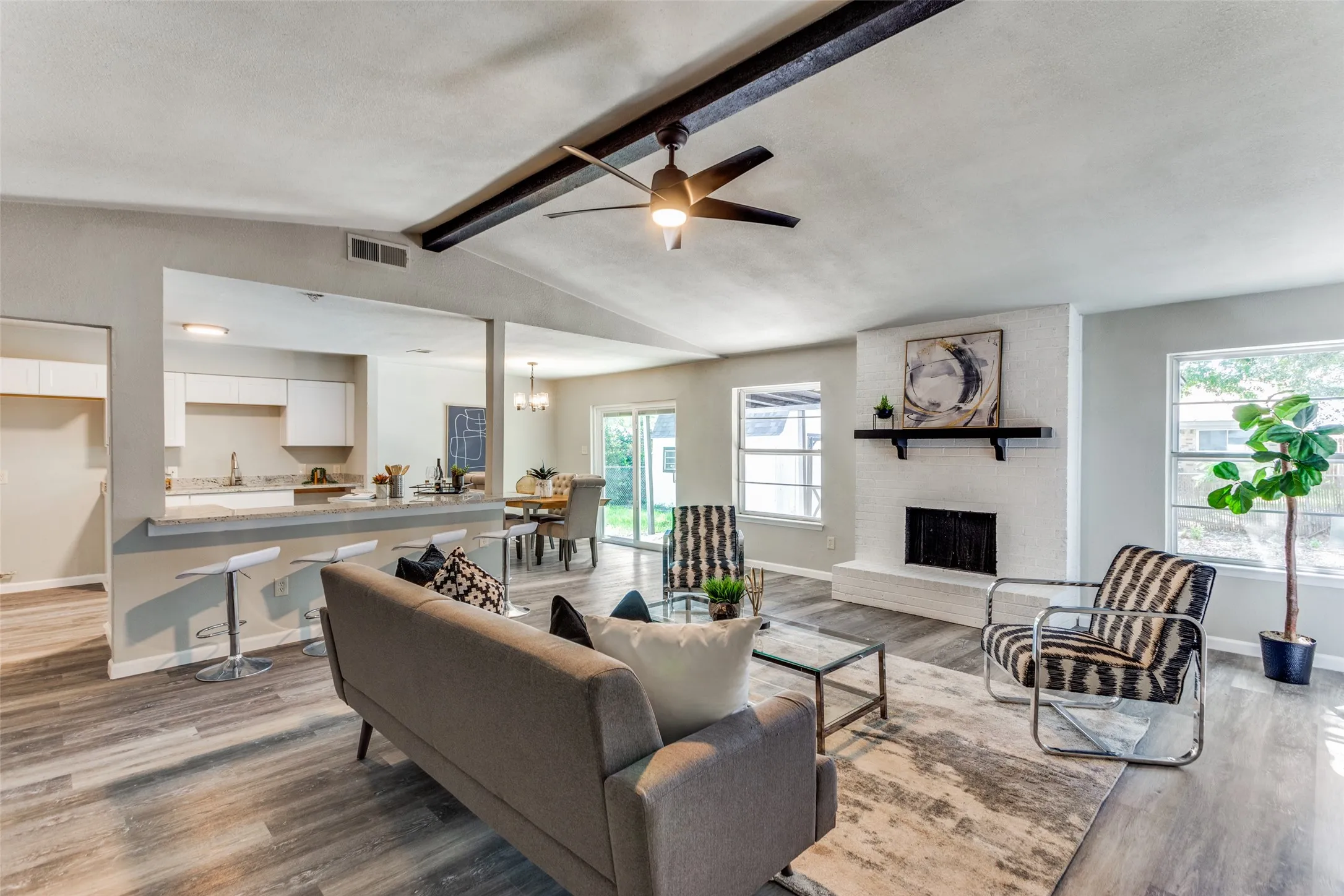 Single Family Residence For Sale in Tarrant County , 545 Panay Way Drive, Fort Worth, Texas 76108, 3 Bedroom, 2 Bathroom, 2 Garage spaces, 1,774 Sqft, built in 1978, mls#21384422, Real Estate Agent in Fort Worth, Homes For Sale in Tarrant county, Homes For Sale in Fort Worth, Realtor in Fort Worth Texas, Real Estate Brokerage Independent Realty Texas, Luminita Cordes Realtor