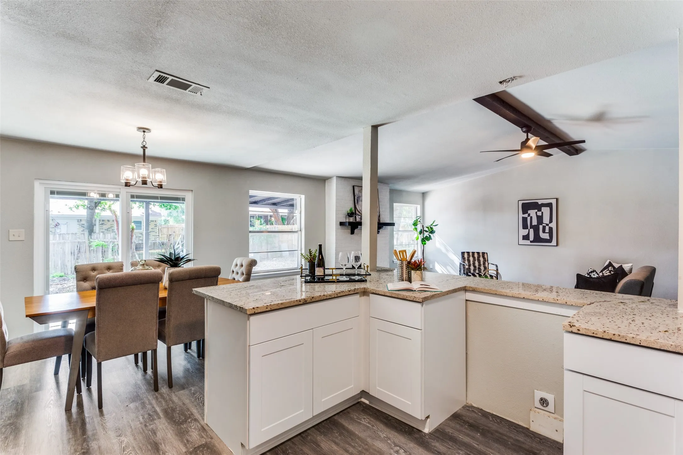 Single Family Residence For Sale in Tarrant County , 545 Panay Way Drive, Fort Worth, Texas 76108, 3 Bedroom, 2 Bathroom, 2 Garage spaces, 1,774 Sqft, built in 1978, mls#21384422, Real Estate Agent in Fort Worth, Homes For Sale in Tarrant county, Homes For Sale in Fort Worth, Realtor in Fort Worth Texas, Real Estate Brokerage Independent Realty Texas, Luminita Cordes Realtor