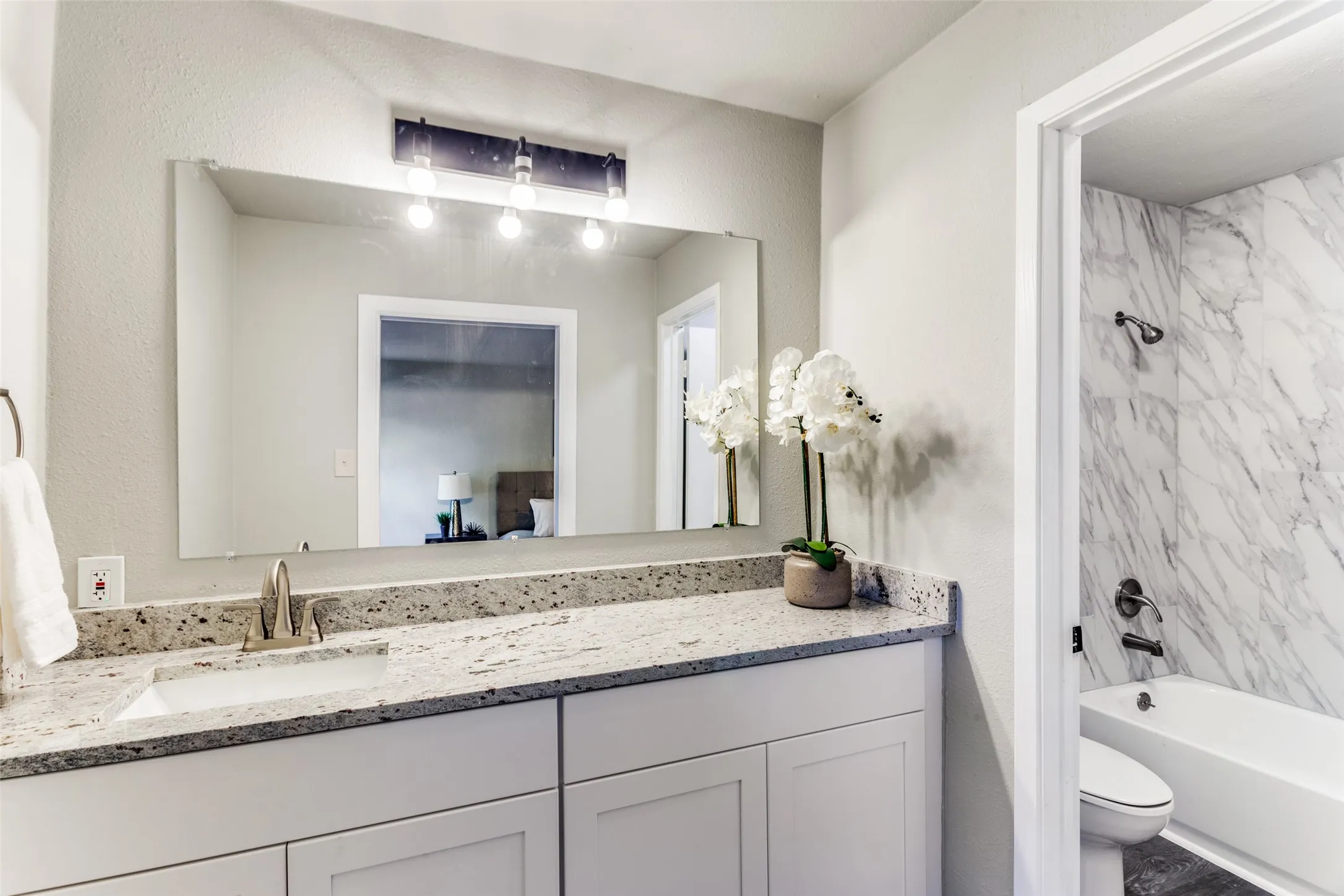 Single Family Residence For Sale in Tarrant County , 545 Panay Way Drive, Fort Worth, Texas 76108, 3 Bedroom, 2 Bathroom, 2 Garage spaces, 1,774 Sqft, built in 1978, mls#21384422, Real Estate Agent in Fort Worth, Homes For Sale in Tarrant county, Homes For Sale in Fort Worth, Realtor in Fort Worth Texas, Real Estate Brokerage Independent Realty Texas, Luminita Cordes Realtor