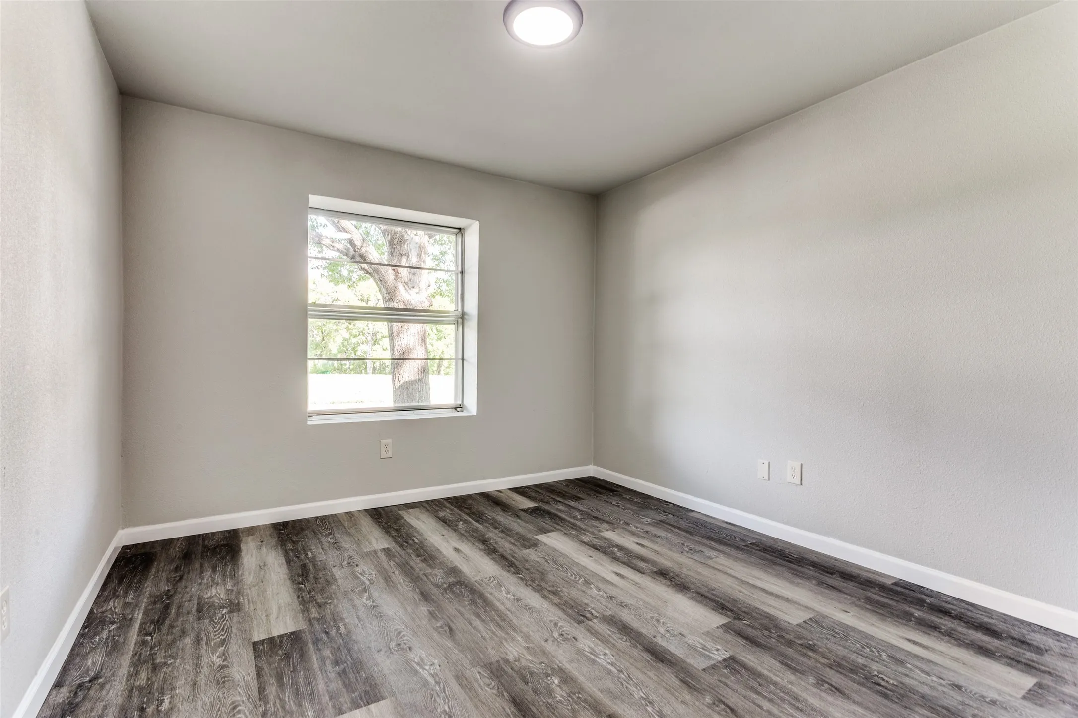 Single Family Residence For Sale in Tarrant County , 545 Panay Way Drive, Fort Worth, Texas 76108, 3 Bedroom, 2 Bathroom, 2 Garage spaces, 1,774 Sqft, built in 1978, mls#21384422, Real Estate Agent in Fort Worth, Homes For Sale in Tarrant county, Homes For Sale in Fort Worth, Realtor in Fort Worth Texas, Real Estate Brokerage Independent Realty Texas, Luminita Cordes Realtor