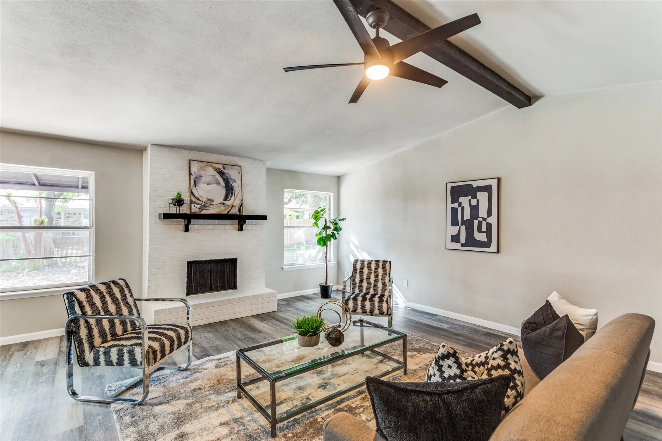 Single Family Residence For Sale in Tarrant County , 545 Panay Way Drive, Fort Worth, Texas 76108, 3 Bedroom, 2 Bathroom, 2 Garage spaces, 1,774 Sqft, built in 1978, mls#21384422, Real Estate Agent in Fort Worth, Homes For Sale in Tarrant county, Homes For Sale in Fort Worth, Realtor in Fort Worth Texas, Real Estate Brokerage Independent Realty Texas, Luminita Cordes Realtor