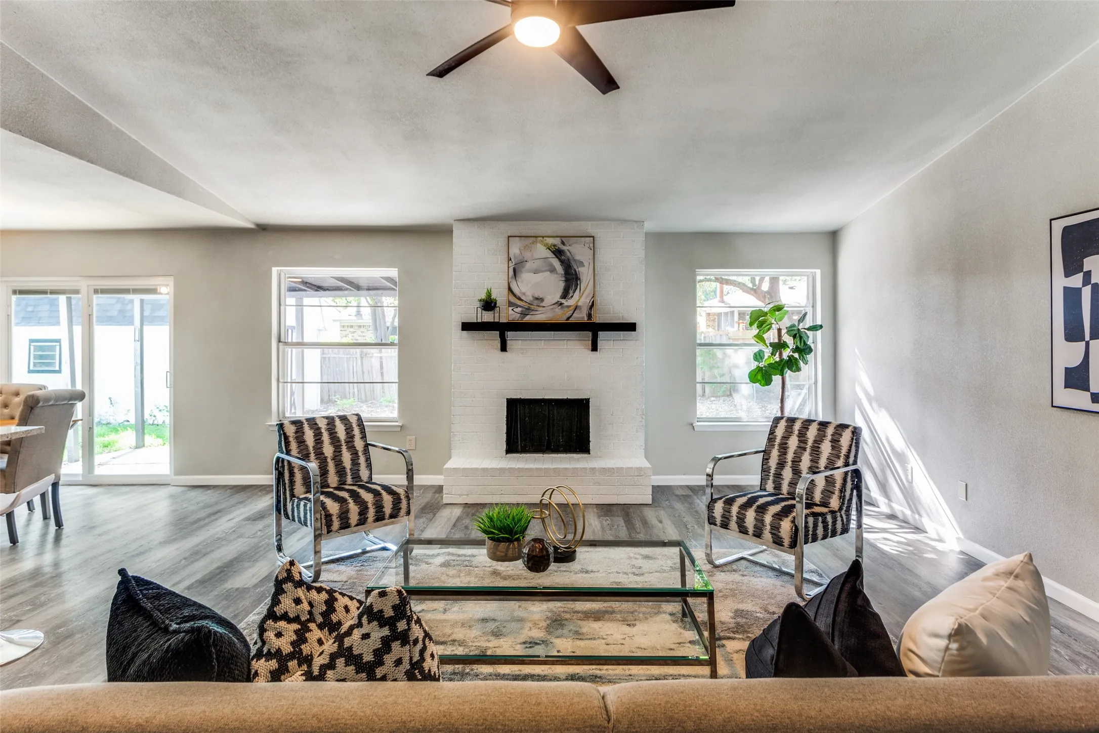 Single Family Residence For Sale in Tarrant County , 545 Panay Way Drive, Fort Worth, Texas 76108, 3 Bedroom, 2 Bathroom, 2 Garage spaces, 1,774 Sqft, built in 1978, mls#21384422, Real Estate Agent in Fort Worth, Homes For Sale in Tarrant county, Homes For Sale in Fort Worth, Realtor in Fort Worth Texas, Real Estate Brokerage Independent Realty Texas, Luminita Cordes Realtor