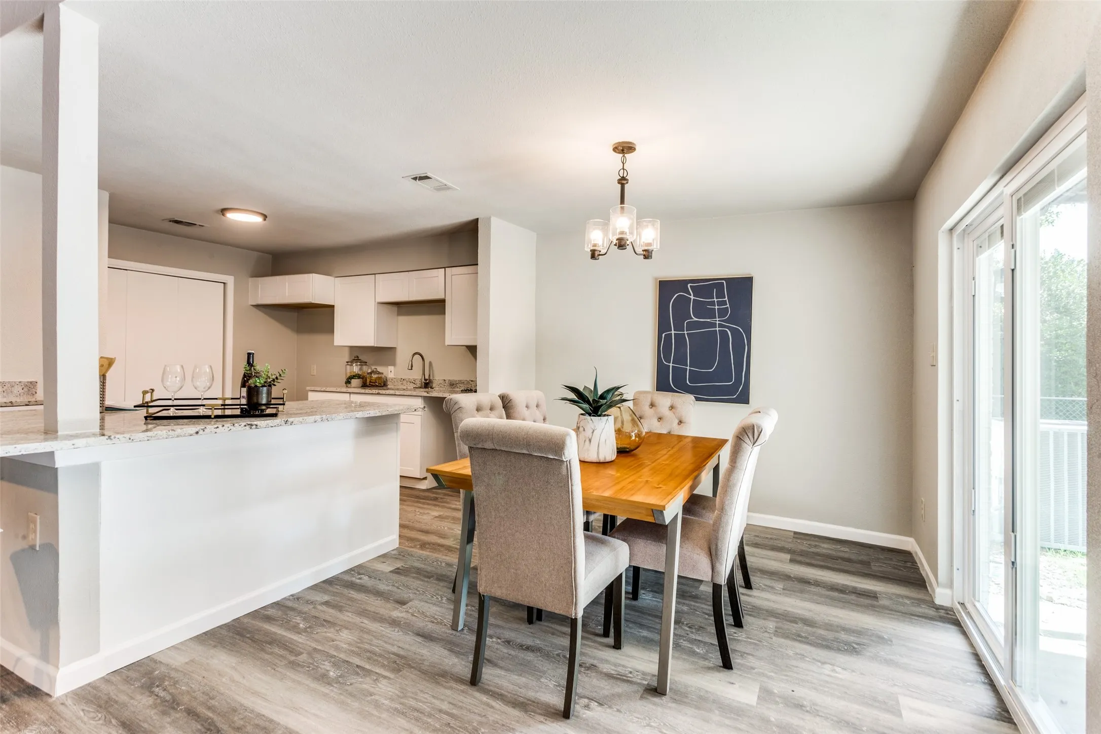 Single Family Residence For Sale in Tarrant County , 545 Panay Way Drive, Fort Worth, Texas 76108, 3 Bedroom, 2 Bathroom, 2 Garage spaces, 1,774 Sqft, built in 1978, mls#21384422, Real Estate Agent in Fort Worth, Homes For Sale in Tarrant county, Homes For Sale in Fort Worth, Realtor in Fort Worth Texas, Real Estate Brokerage Independent Realty Texas, Luminita Cordes Realtor