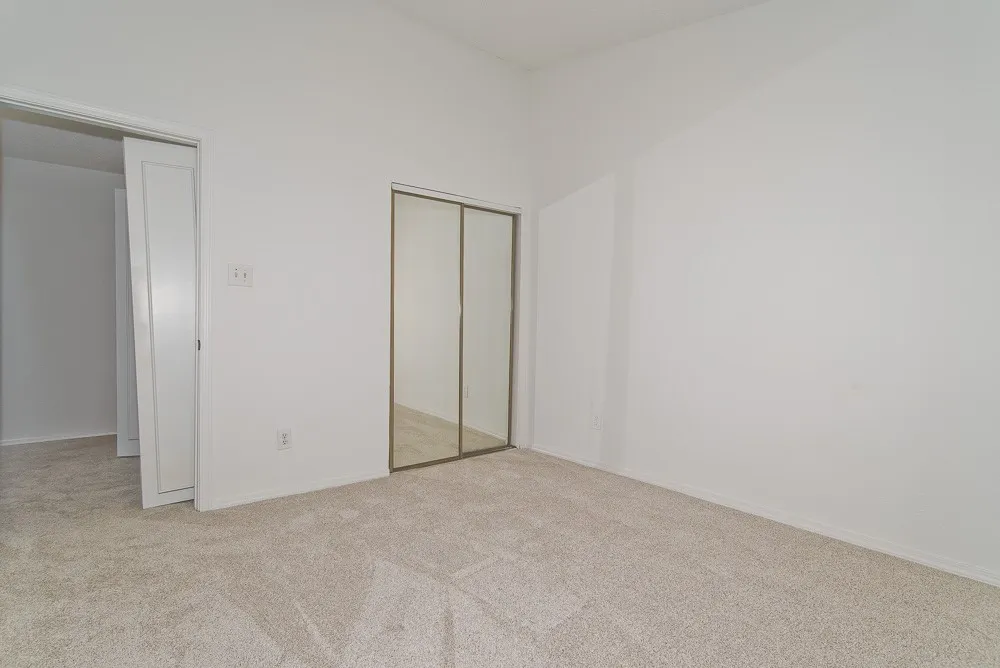 Condominium For Sale in Dallas County , 5757 E University Boulevard 27Y, Dallas, Texas 75206, 1 Bedroom, 2 Bathroom, Garage spaces, 768 Sqft, built in 1983, mls#21384372, Real Estate Agent in Dallas, Homes For Sale in Dallas county, Homes For Sale in Dallas, Realtor in Dallas Texas, Real Estate Brokerage Independent Realty Texas, Luminita Cordes Realtor