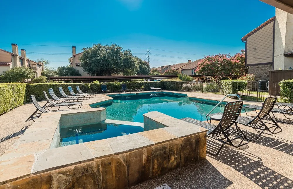Condominium For Sale in Dallas County , 5757 E University Boulevard 27Y, Dallas, Texas 75206, 1 Bedroom, 2 Bathroom, Garage spaces, 768 Sqft, built in 1983, mls#21384372, Real Estate Agent in Dallas, Homes For Sale in Dallas county, Homes For Sale in Dallas, Realtor in Dallas Texas, Real Estate Brokerage Independent Realty Texas, Luminita Cordes Realtor