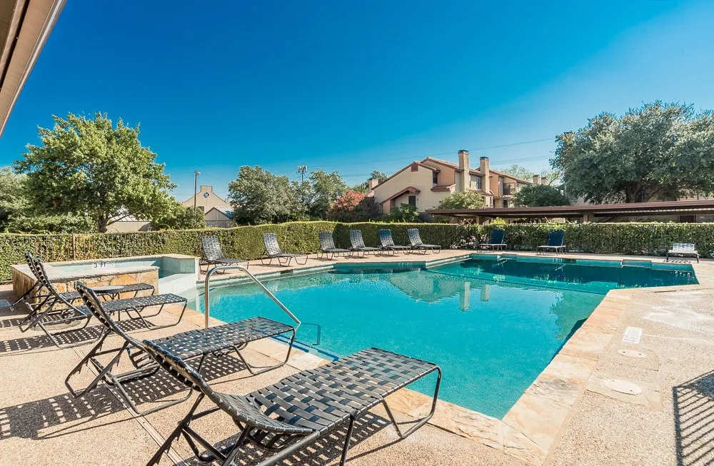 Condominium For Sale in Dallas County , 5757 E University Boulevard 27Y, Dallas, Texas 75206, 1 Bedroom, 2 Bathroom, Garage spaces, 768 Sqft, built in 1983, mls#21384372, Real Estate Agent in Dallas, Homes For Sale in Dallas county, Homes For Sale in Dallas, Realtor in Dallas Texas, Real Estate Brokerage Independent Realty Texas, Luminita Cordes Realtor
